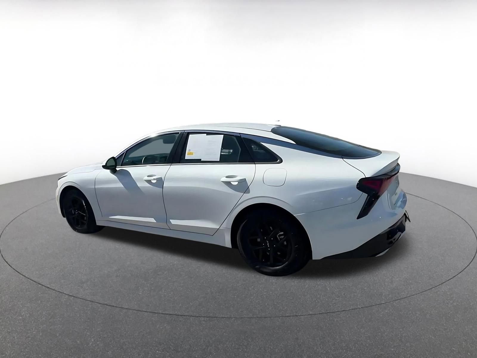 Thumbnail: 2025 Kia K5 - 10