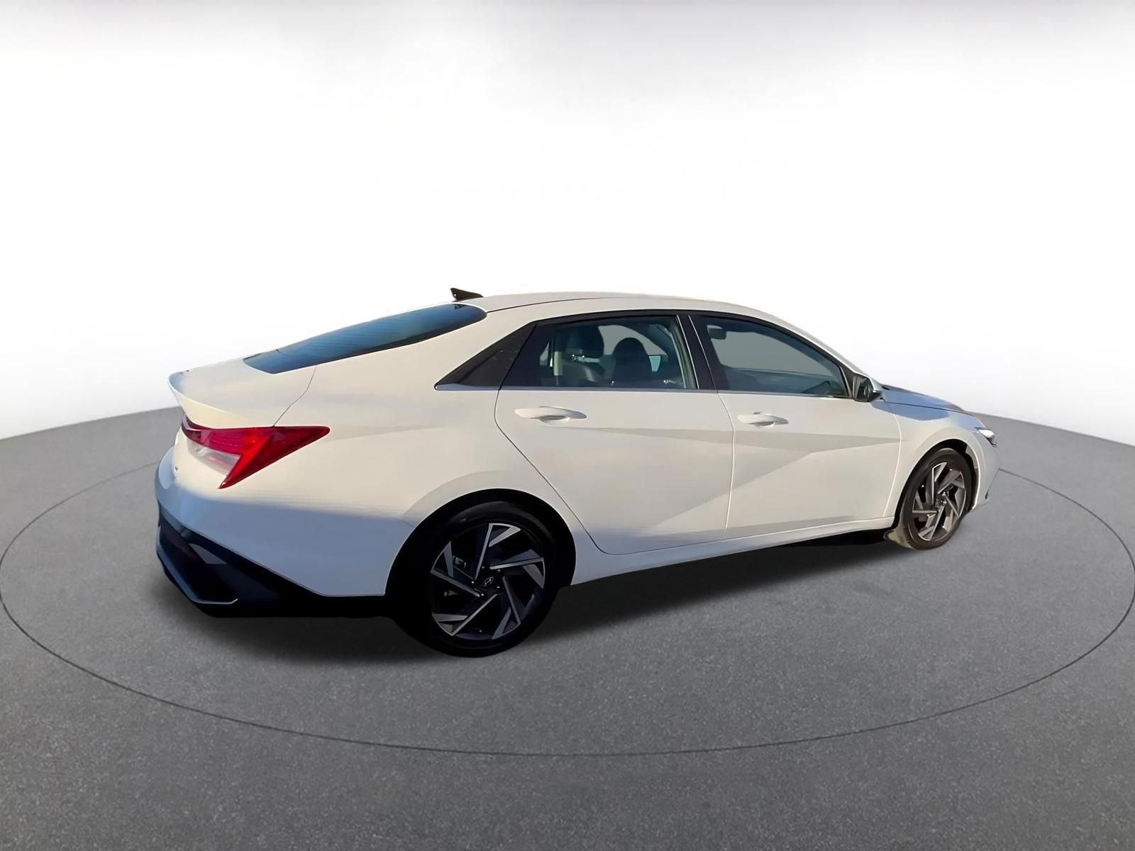 Thumbnail: 2025 Hyundai Elantra - 15