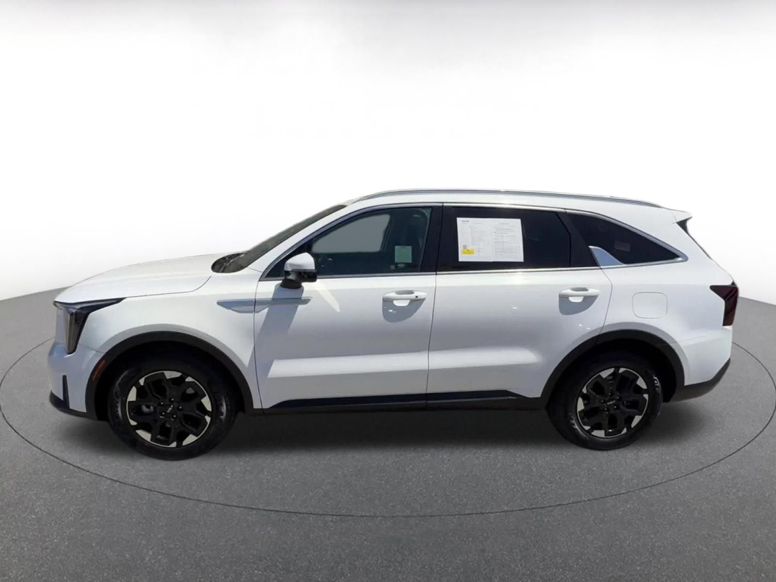 Thumbnail: 2024 Kia Sorento - 9