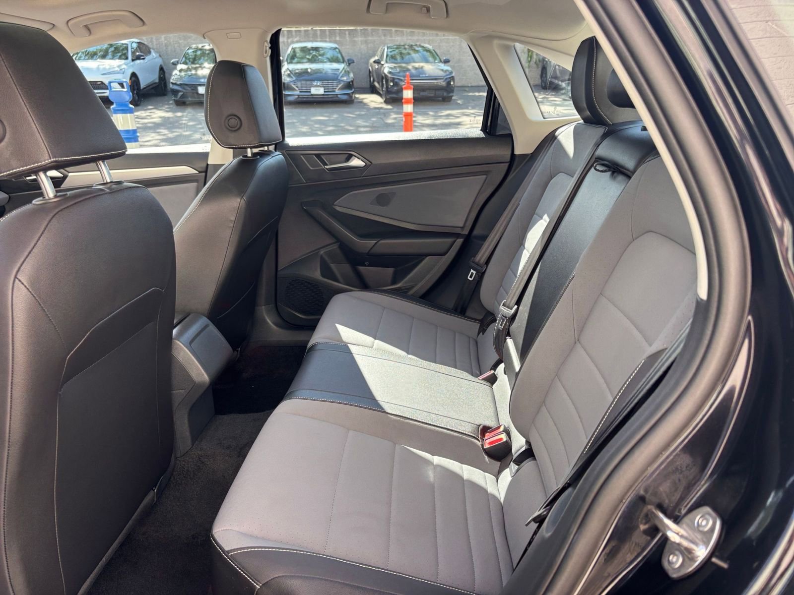 Thumbnail: 2025 Volkswagen Jetta - 25