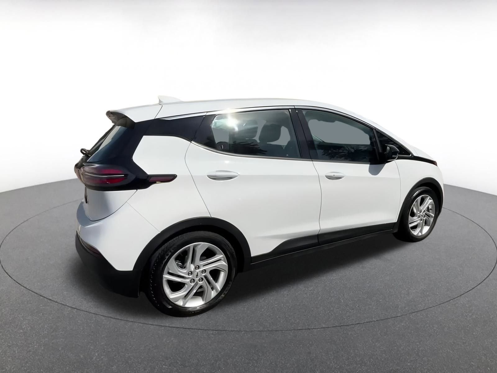 Thumbnail: 2023 Chevrolet Bolt EV - 15