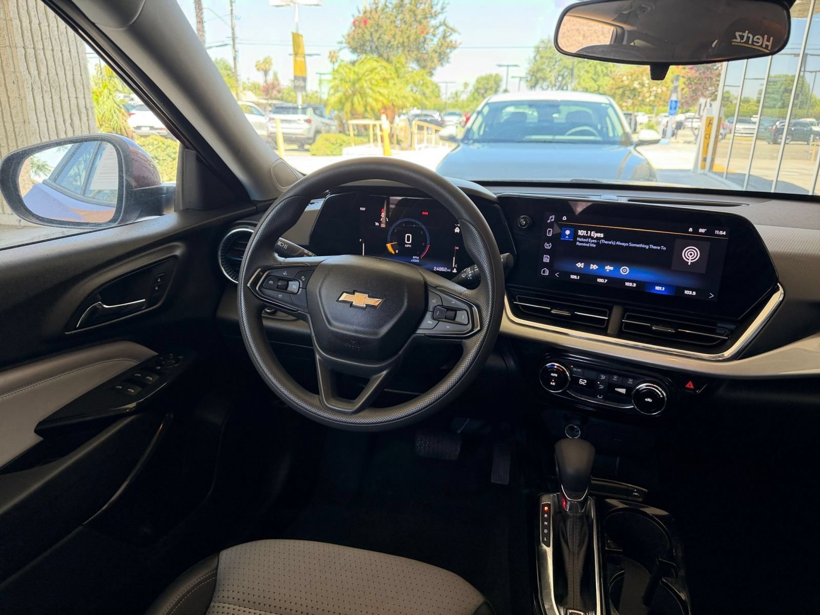 Thumbnail: 2025 Chevrolet Trax - 32