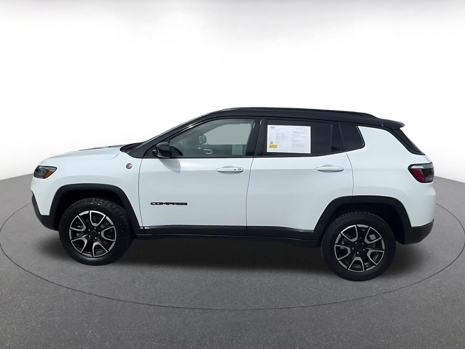 Thumbnail: 2025 Jeep Compass - 9