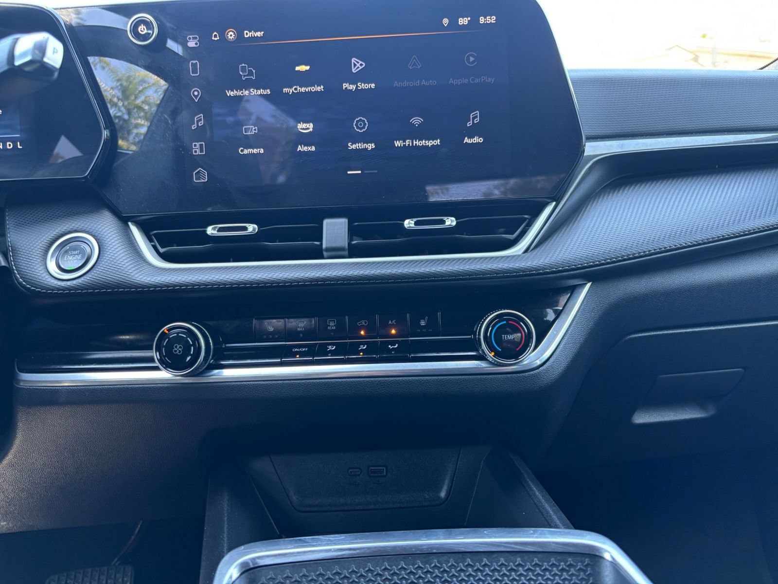 Thumbnail: 2025 Chevrolet Equinox - 16
