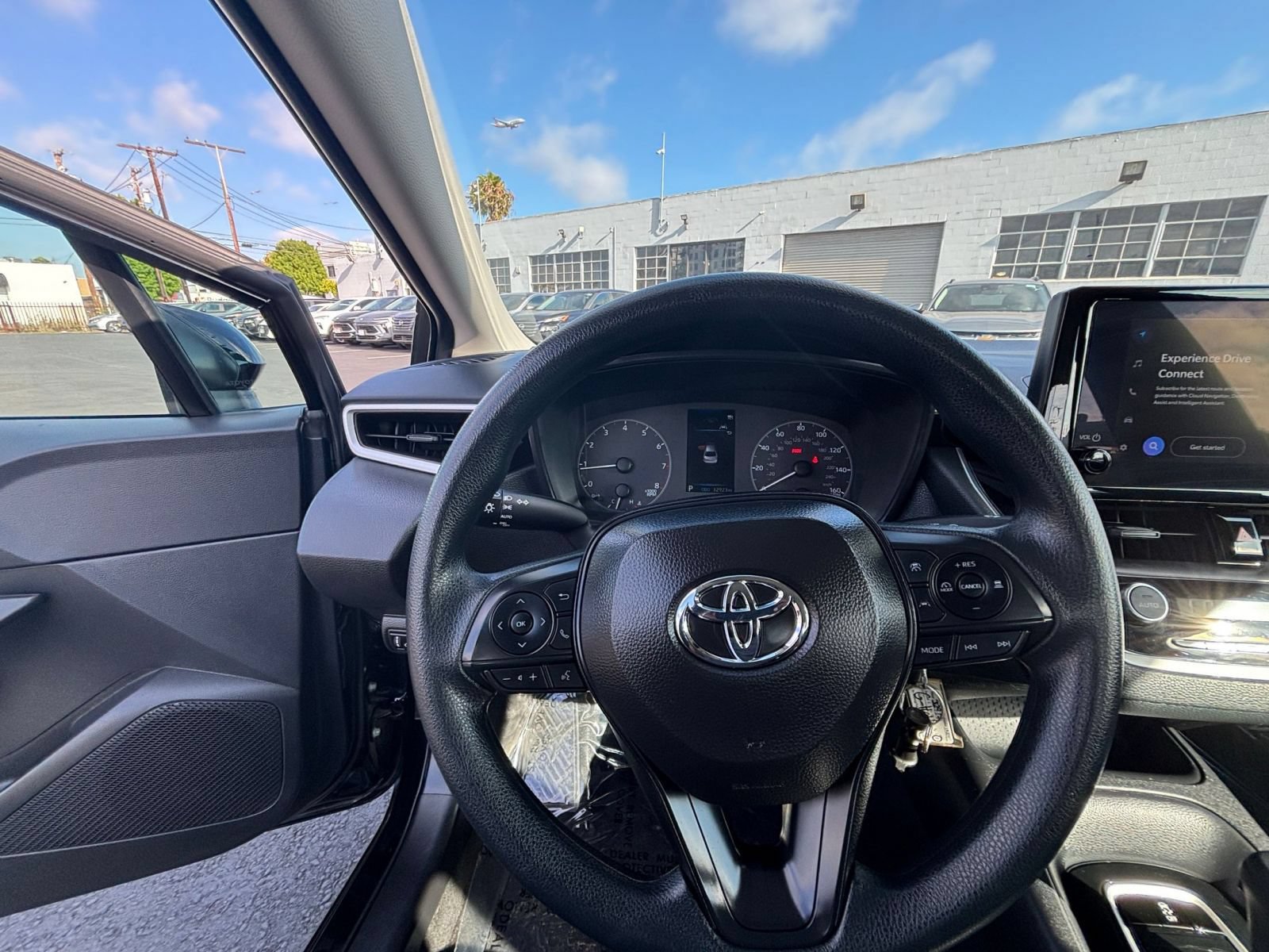 Thumbnail: 2025 Toyota Corolla - 33