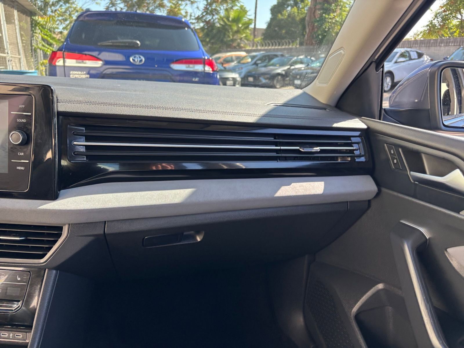 Thumbnail: 2025 Volkswagen Jetta - 35