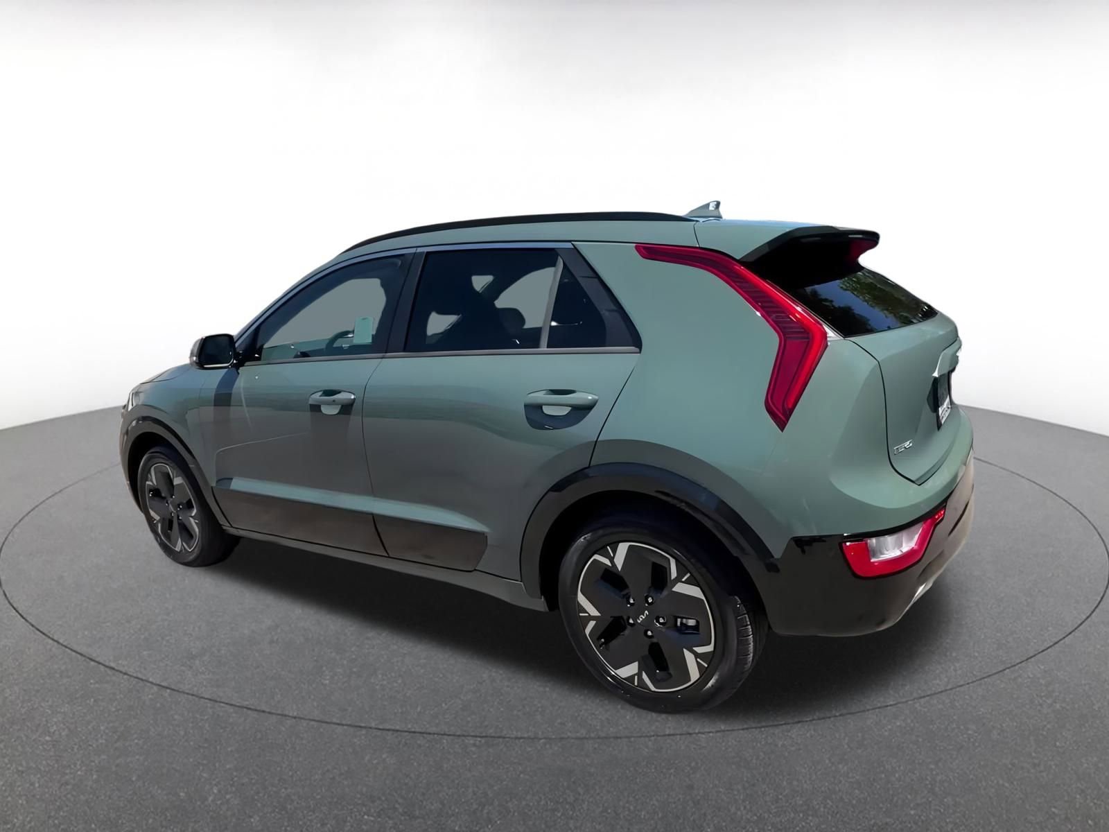 Thumbnail: 2023 Kia Niro - 10