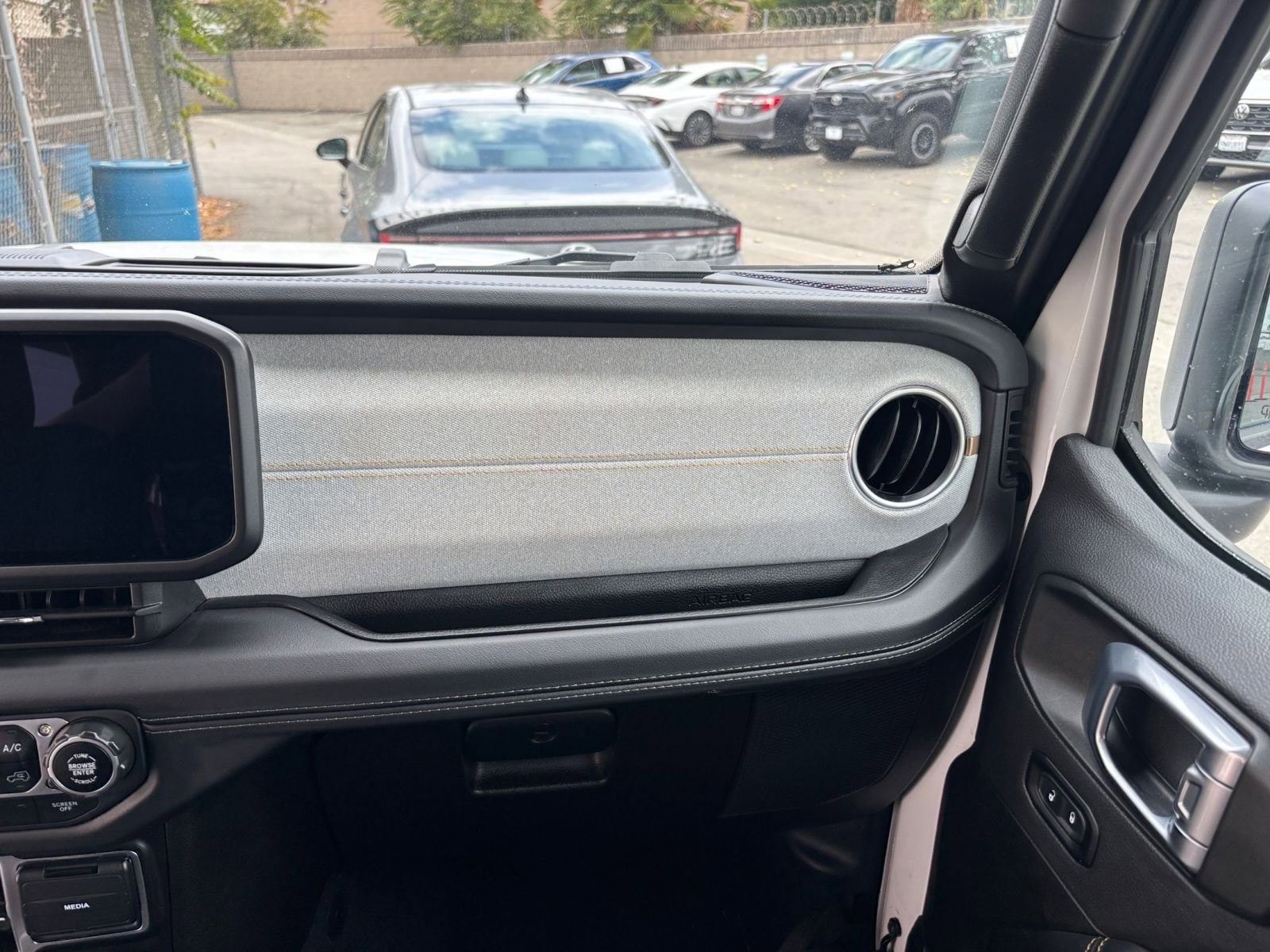 Thumbnail: 2025 Jeep Wrangler - 35