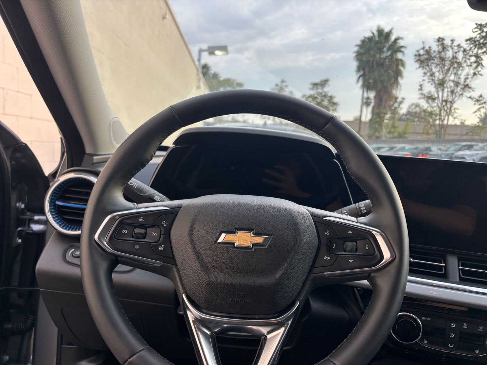 Thumbnail: 2025 Chevrolet Trax - 34