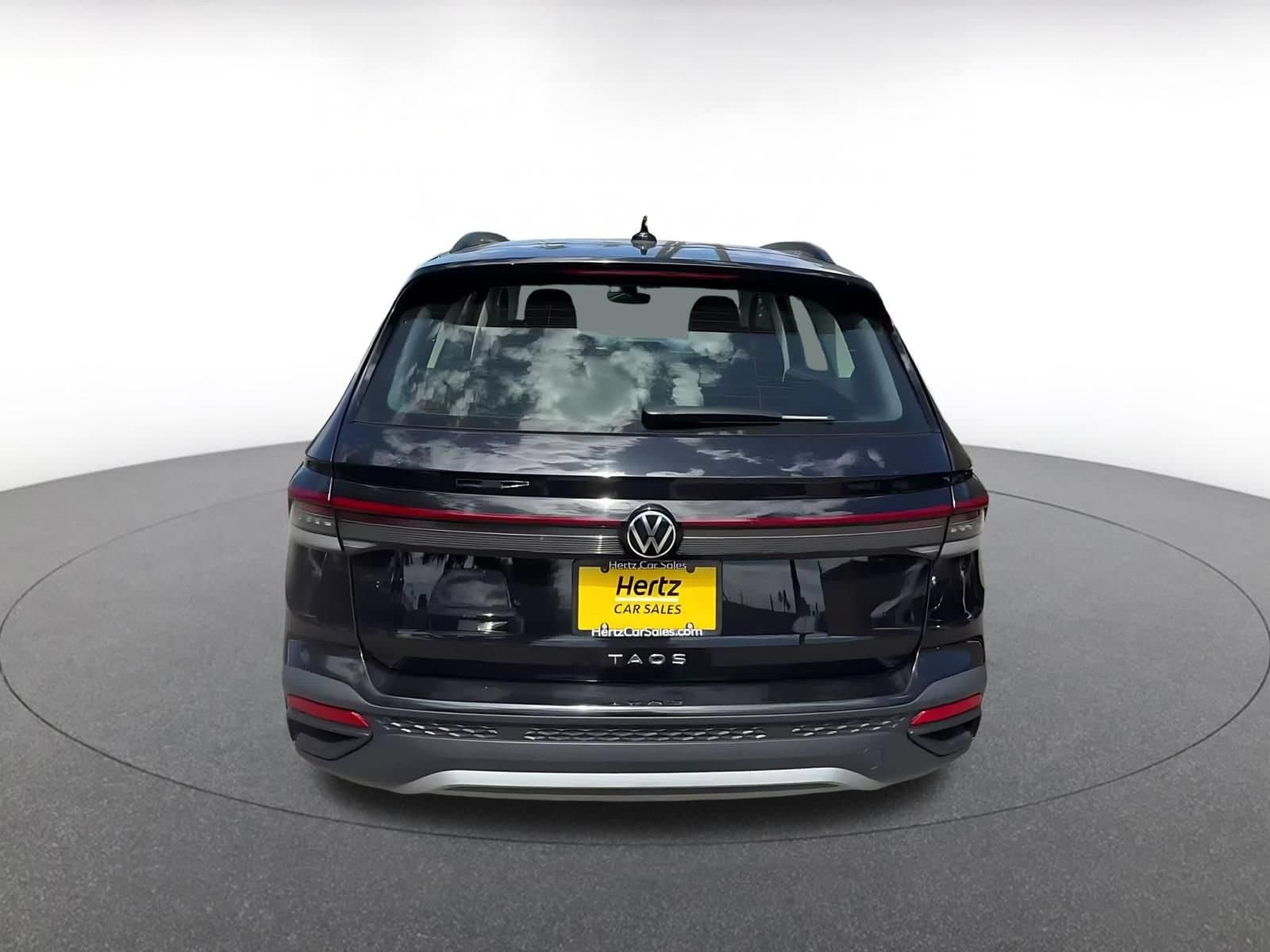 Thumbnail: 2025 Volkswagen Taos - 12
