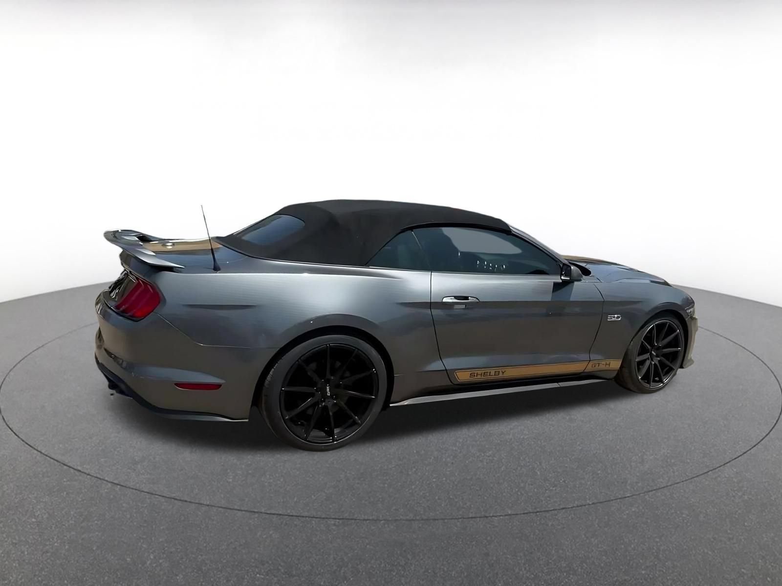 Thumbnail: 2022 Ford Mustang - 12