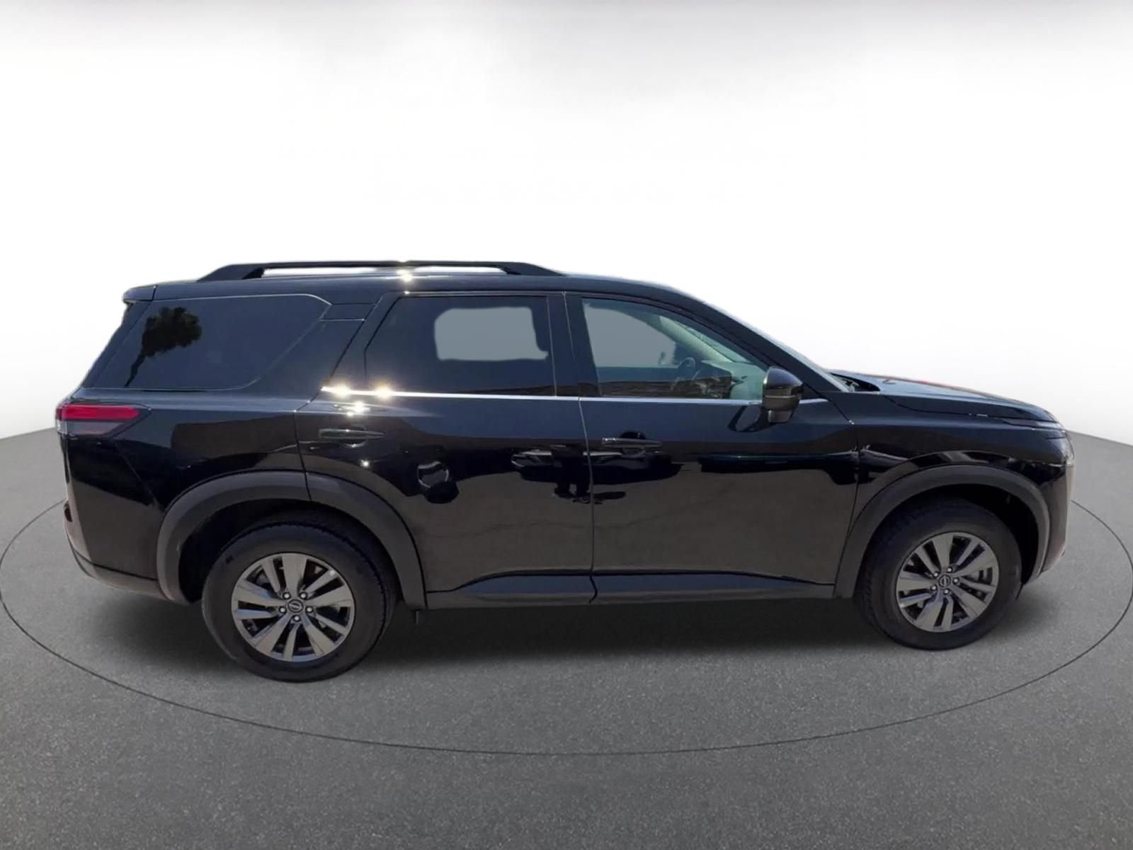Thumbnail: 2025 Nissan Pathfinder - 16