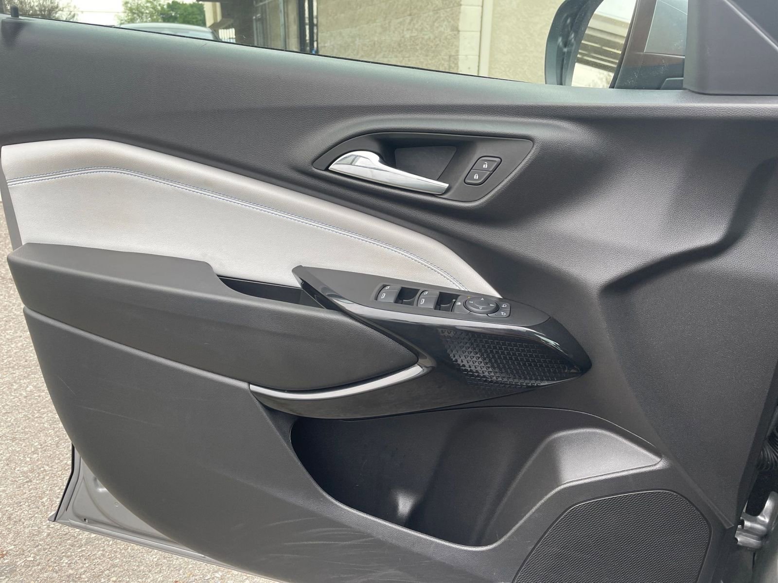 Thumbnail: 2025 Chevrolet Trax - 18