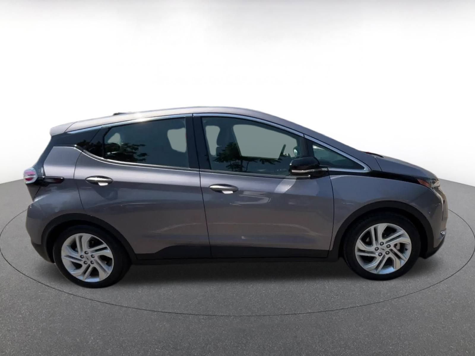 Thumbnail: 2023 Chevrolet Bolt EV - 16