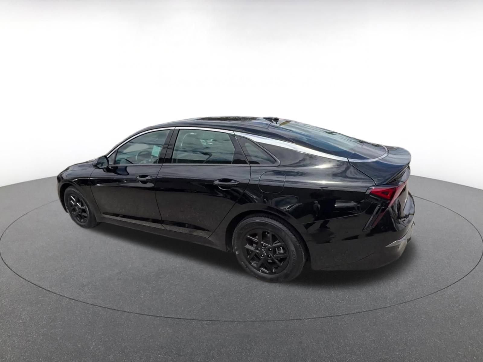 Thumbnail: 2025 Kia K5 - 10