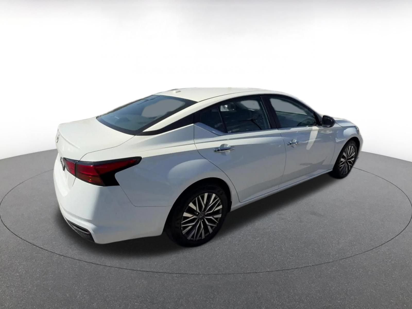 Thumbnail: 2025 Nissan Altima - 14