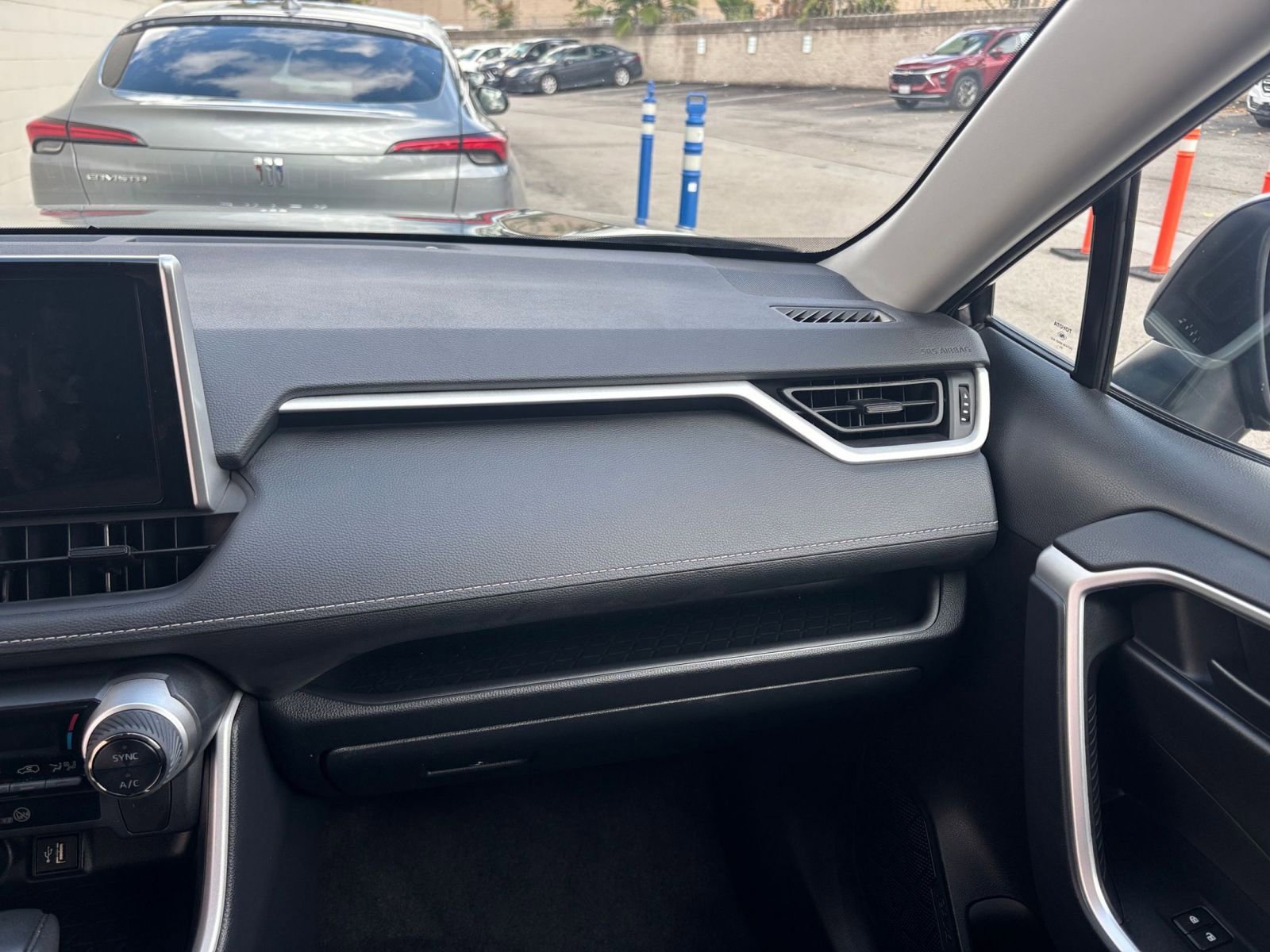 Thumbnail: 2025 Toyota RAV4 - 35