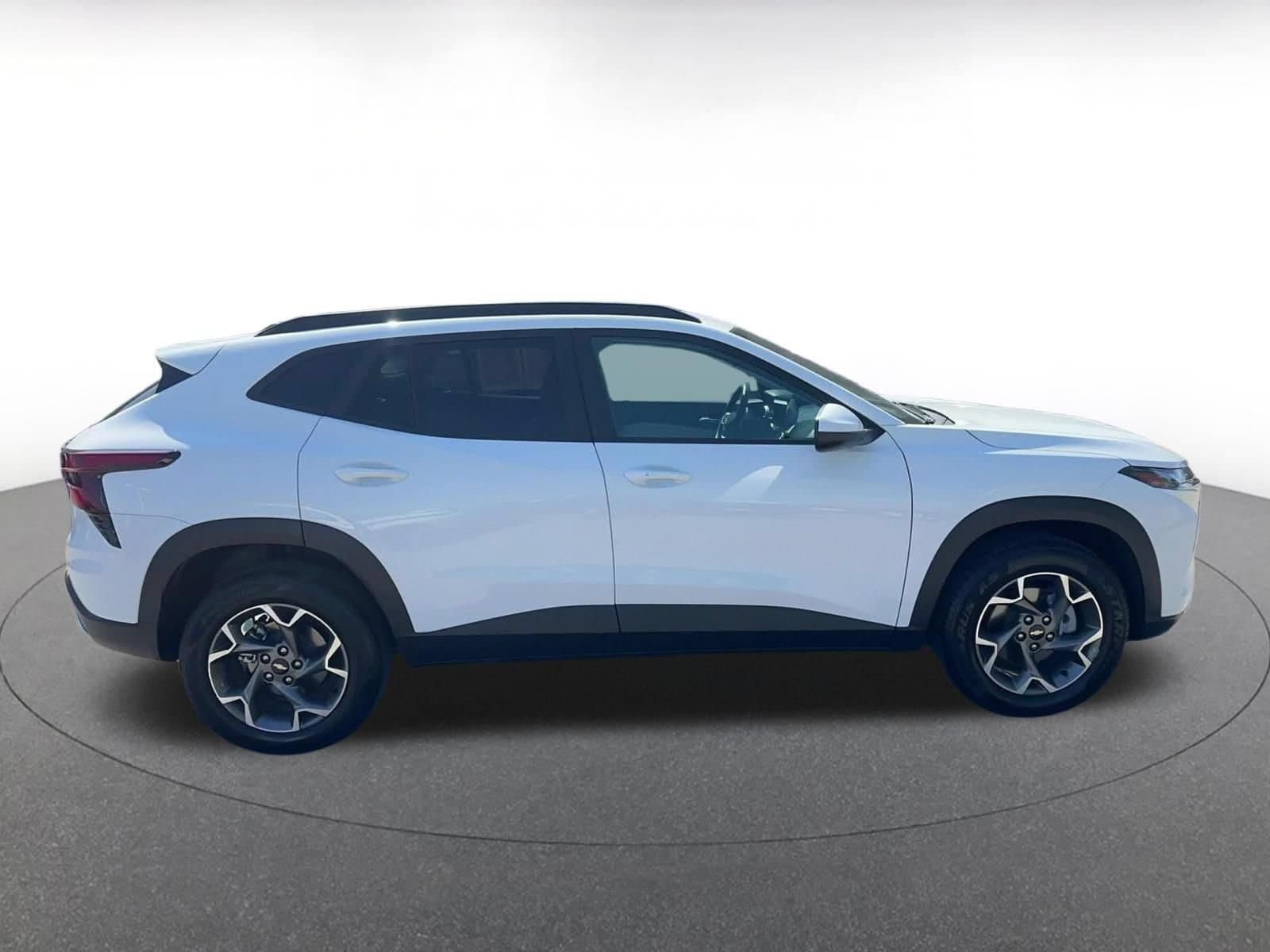 Thumbnail: 2025 Chevrolet Trax - 16
