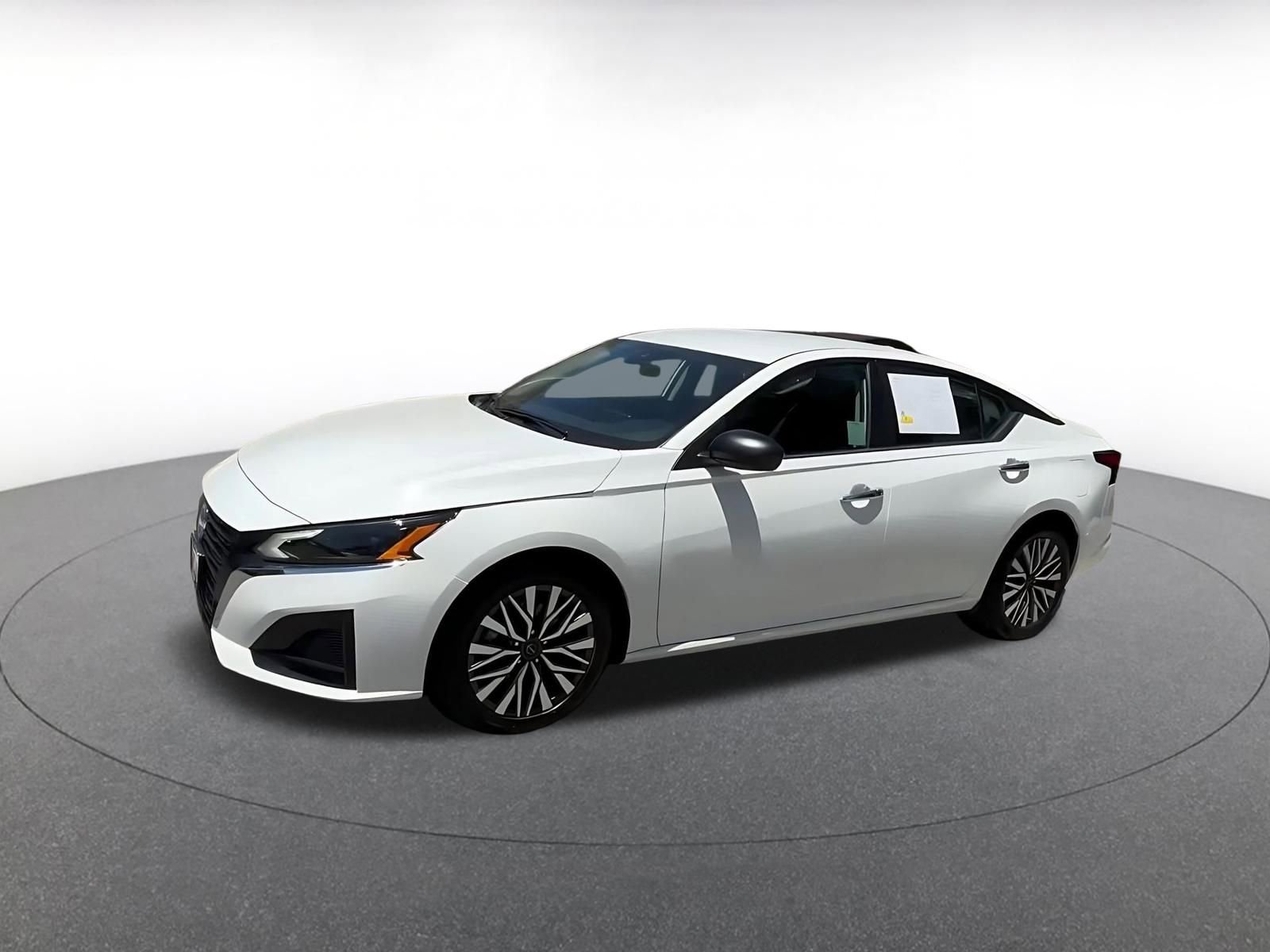 Thumbnail: 2025 Nissan Altima - 8