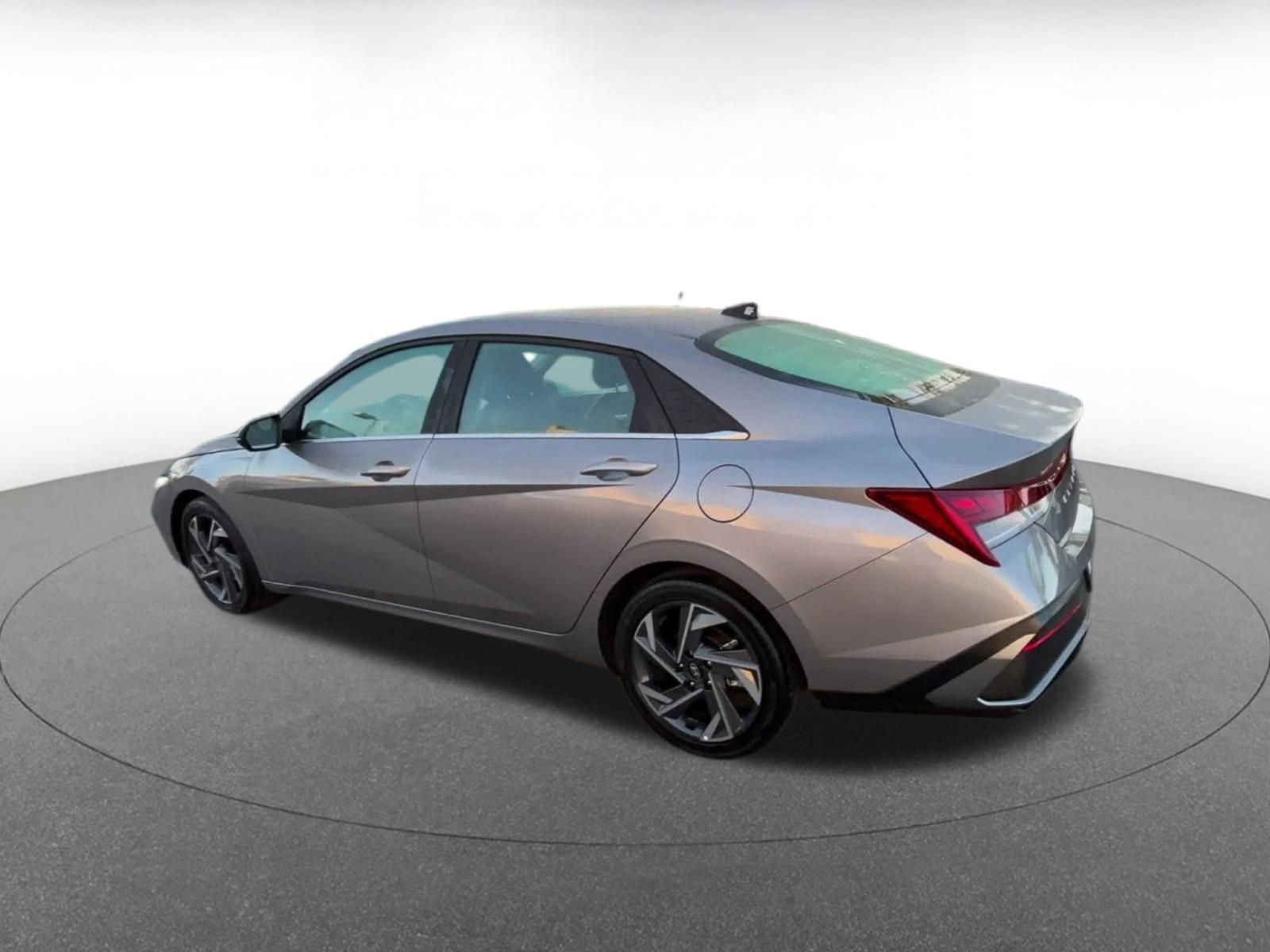 Thumbnail: 2025 Hyundai Elantra - 10