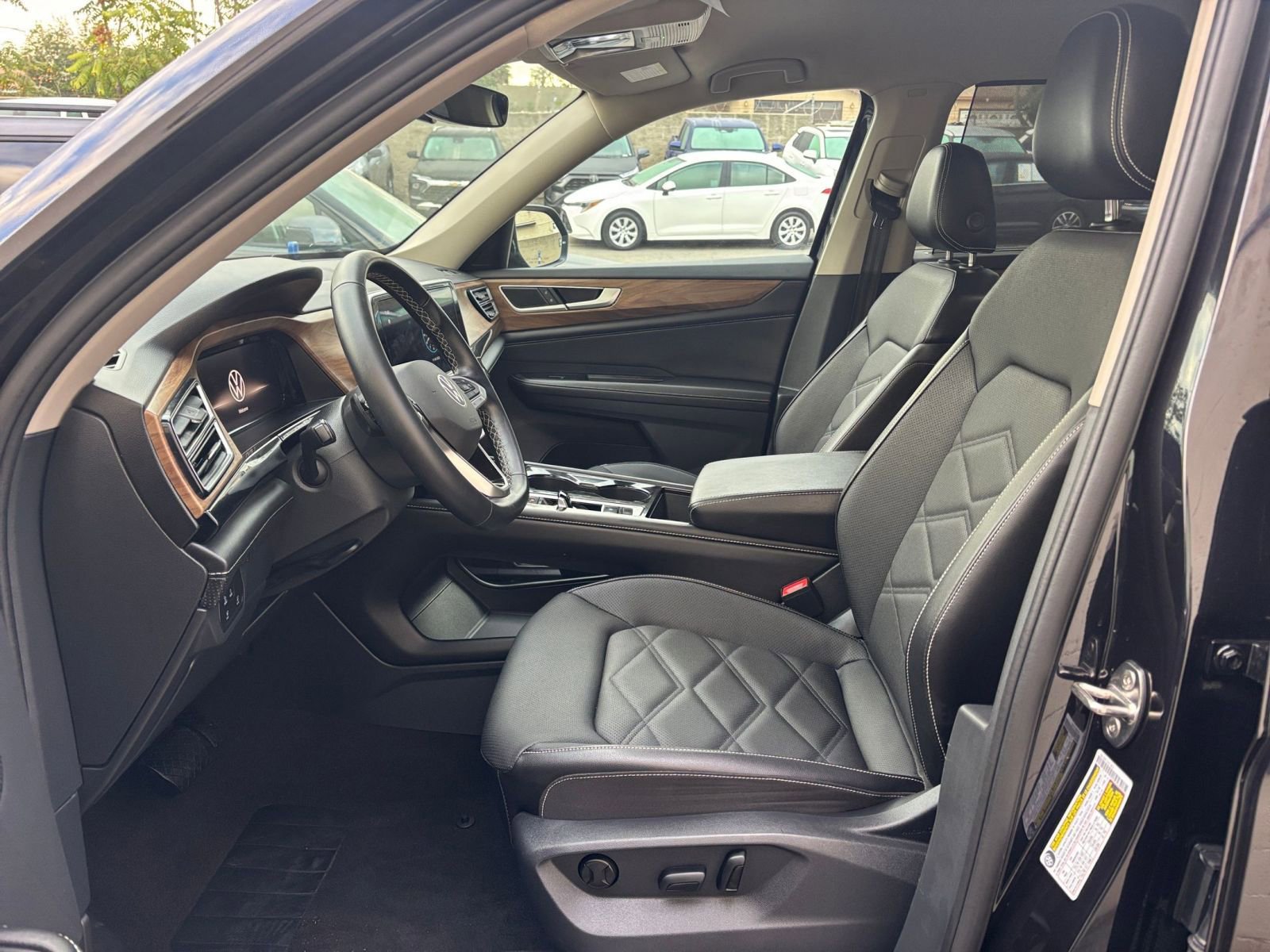 Thumbnail: 2025 Volkswagen Atlas - 28