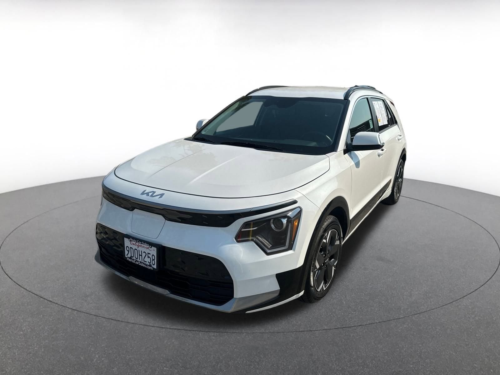 Thumbnail: 2023 Kia Niro - 3