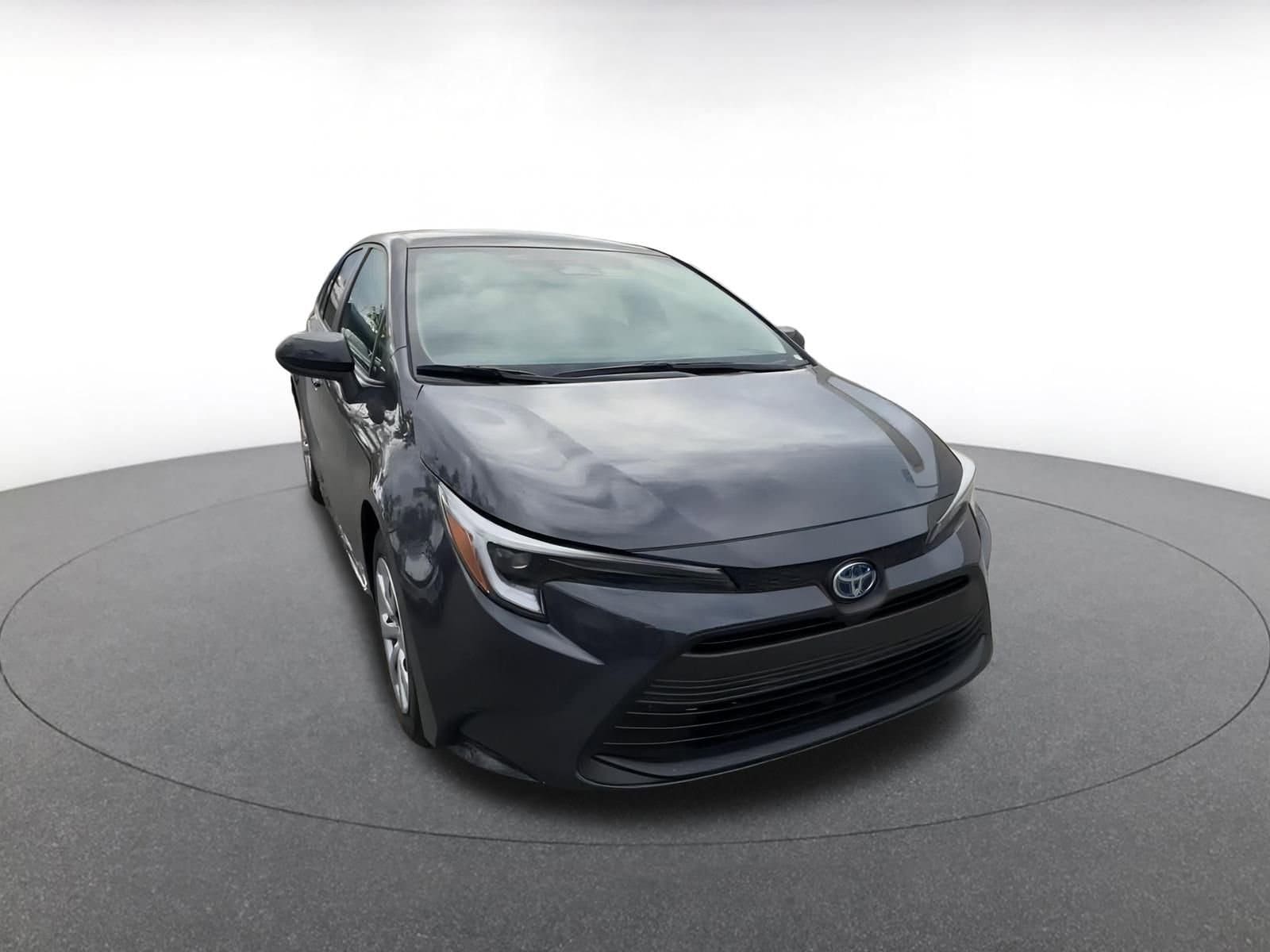 Thumbnail: 2025 Toyota Corolla - 3