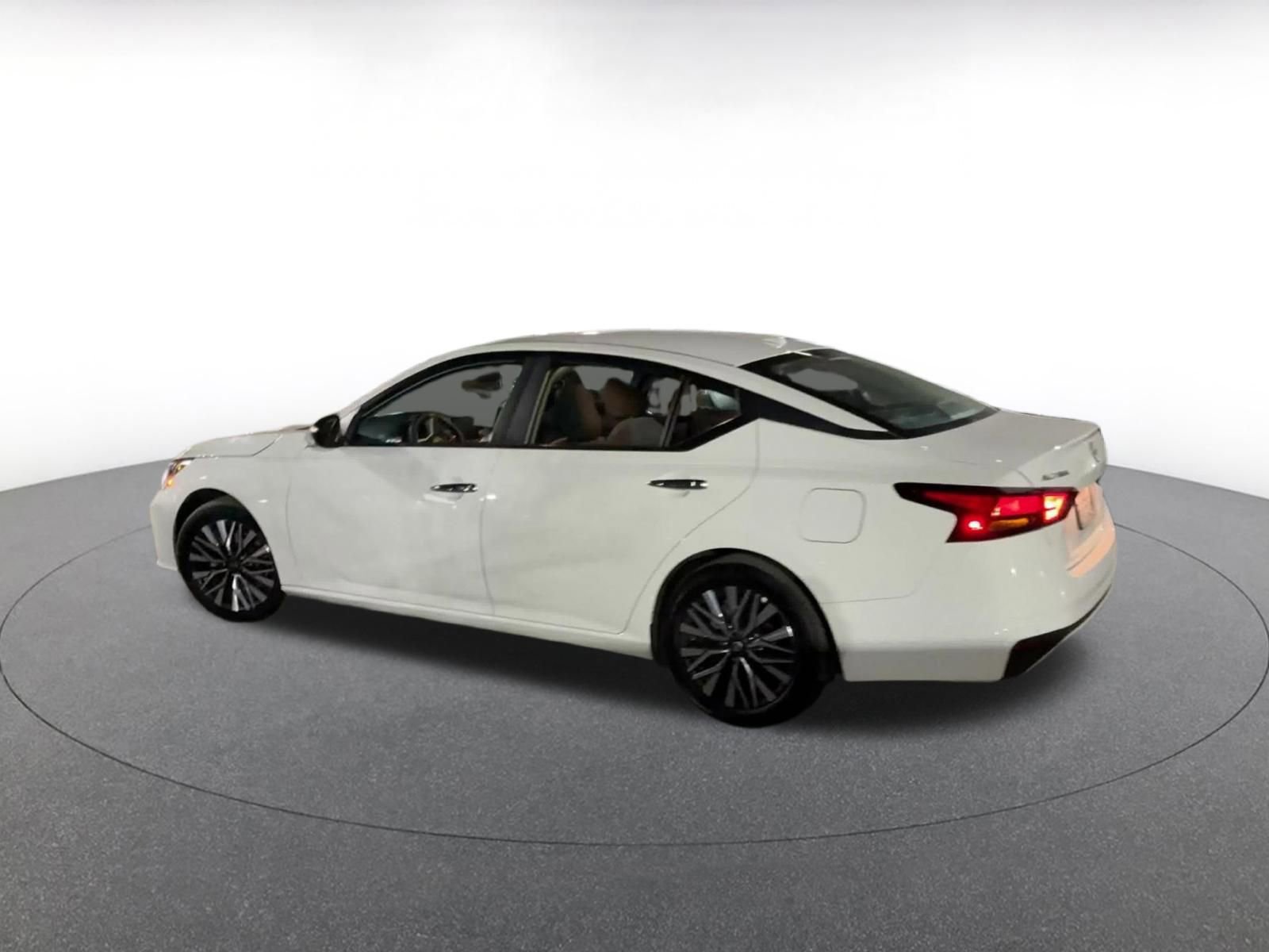 Thumbnail: 2025 Nissan Altima - 10