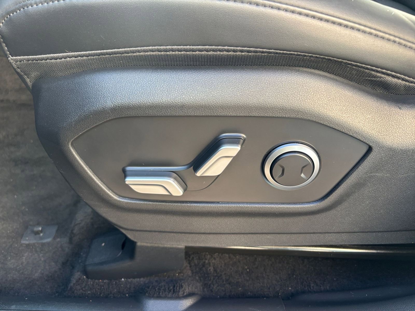 Thumbnail: 2025 Hyundai Santa Fe - 25