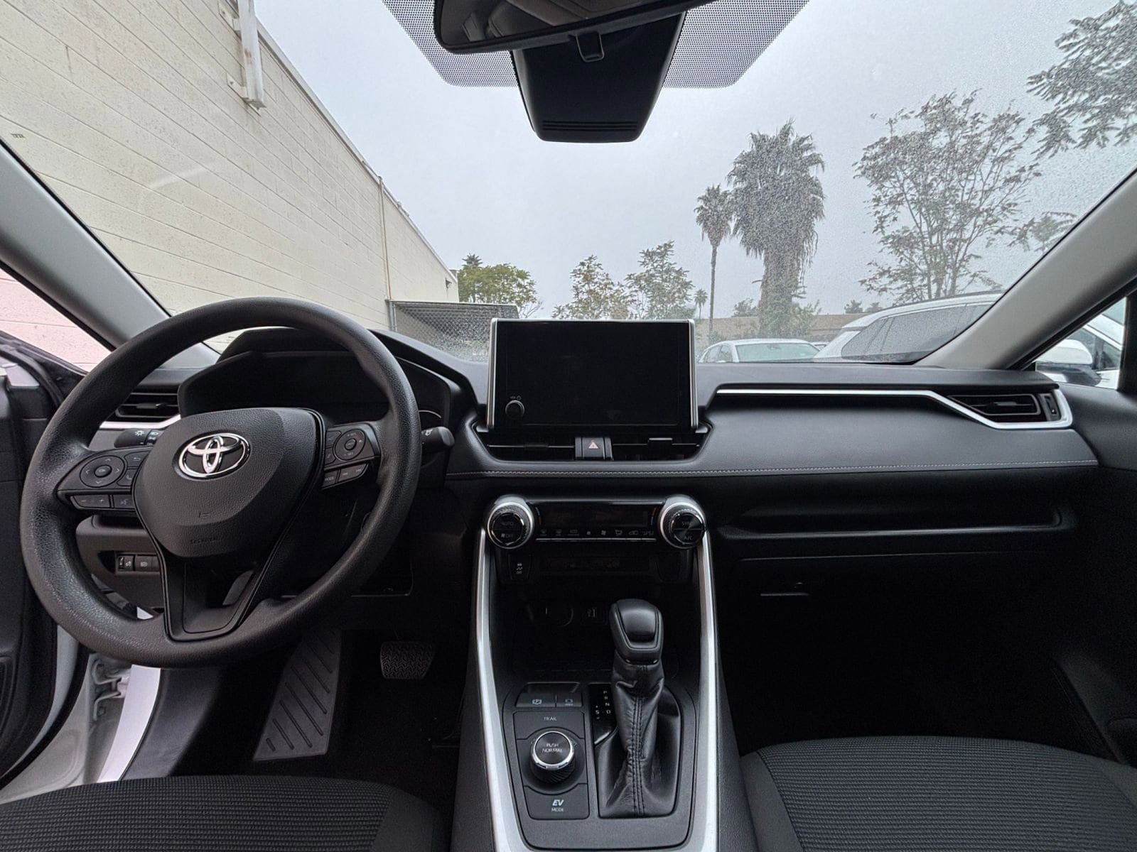 Thumbnail: 2025 Toyota RAV4 - 33