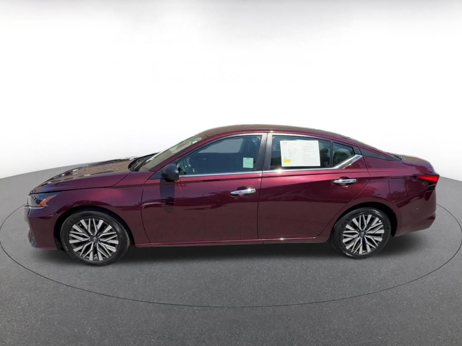 Thumbnail: 2025 Nissan Altima - 9