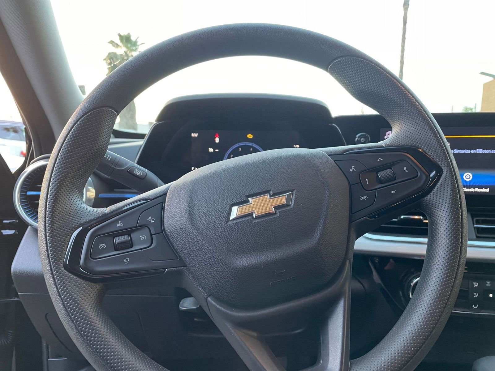 Thumbnail: 2025 Chevrolet Trax - 29