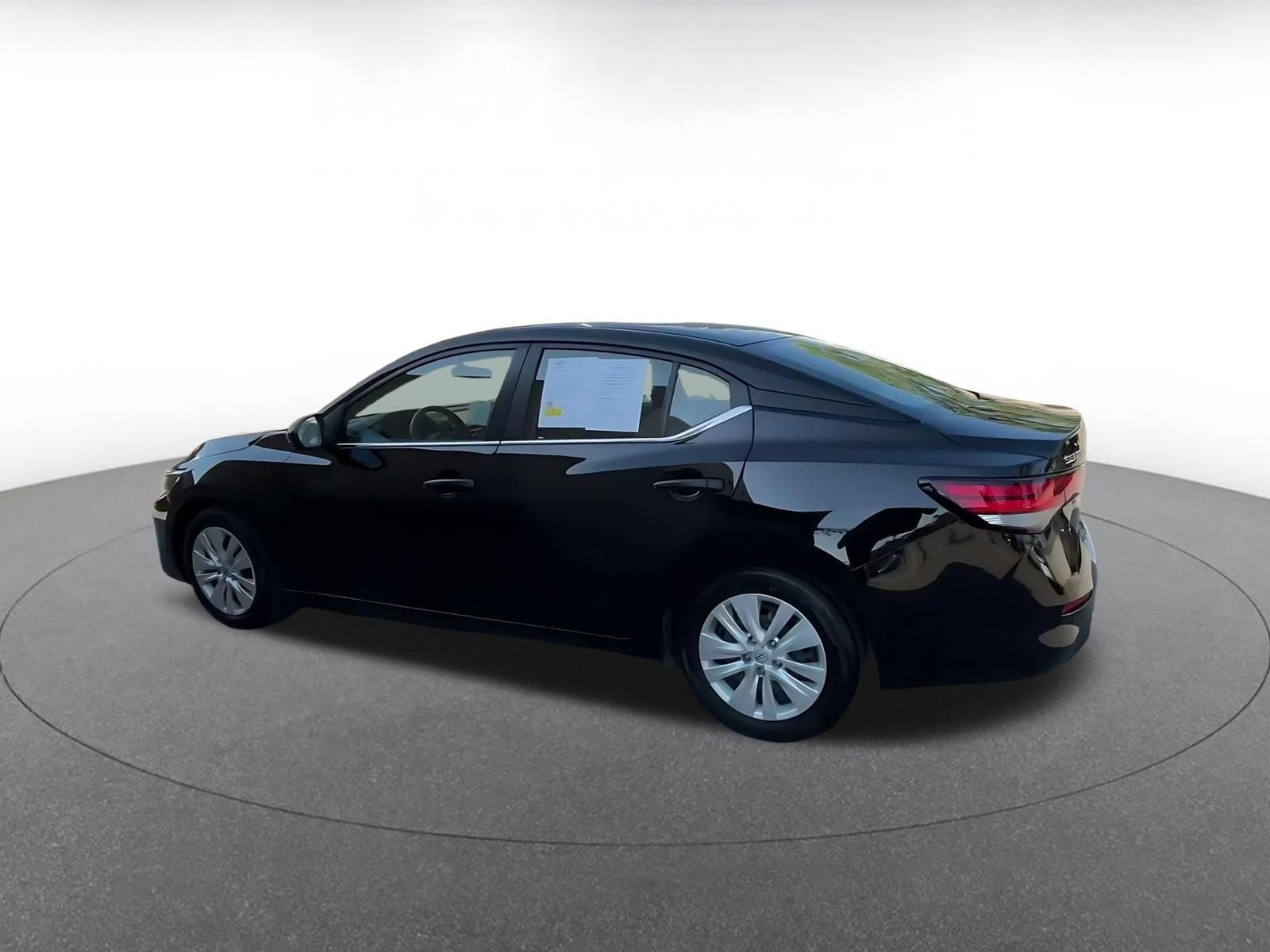 Thumbnail: 2025 Nissan Sentra - 9