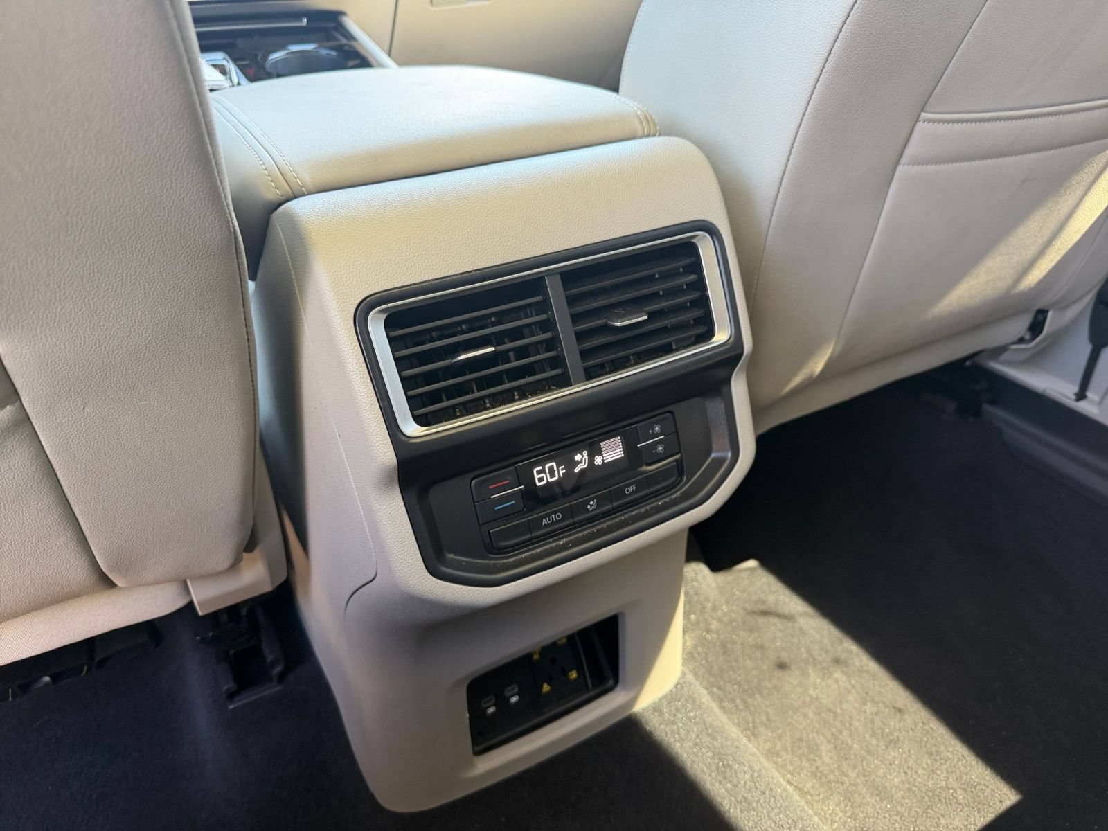 Thumbnail: 2026 Volkswagen Atlas - 24