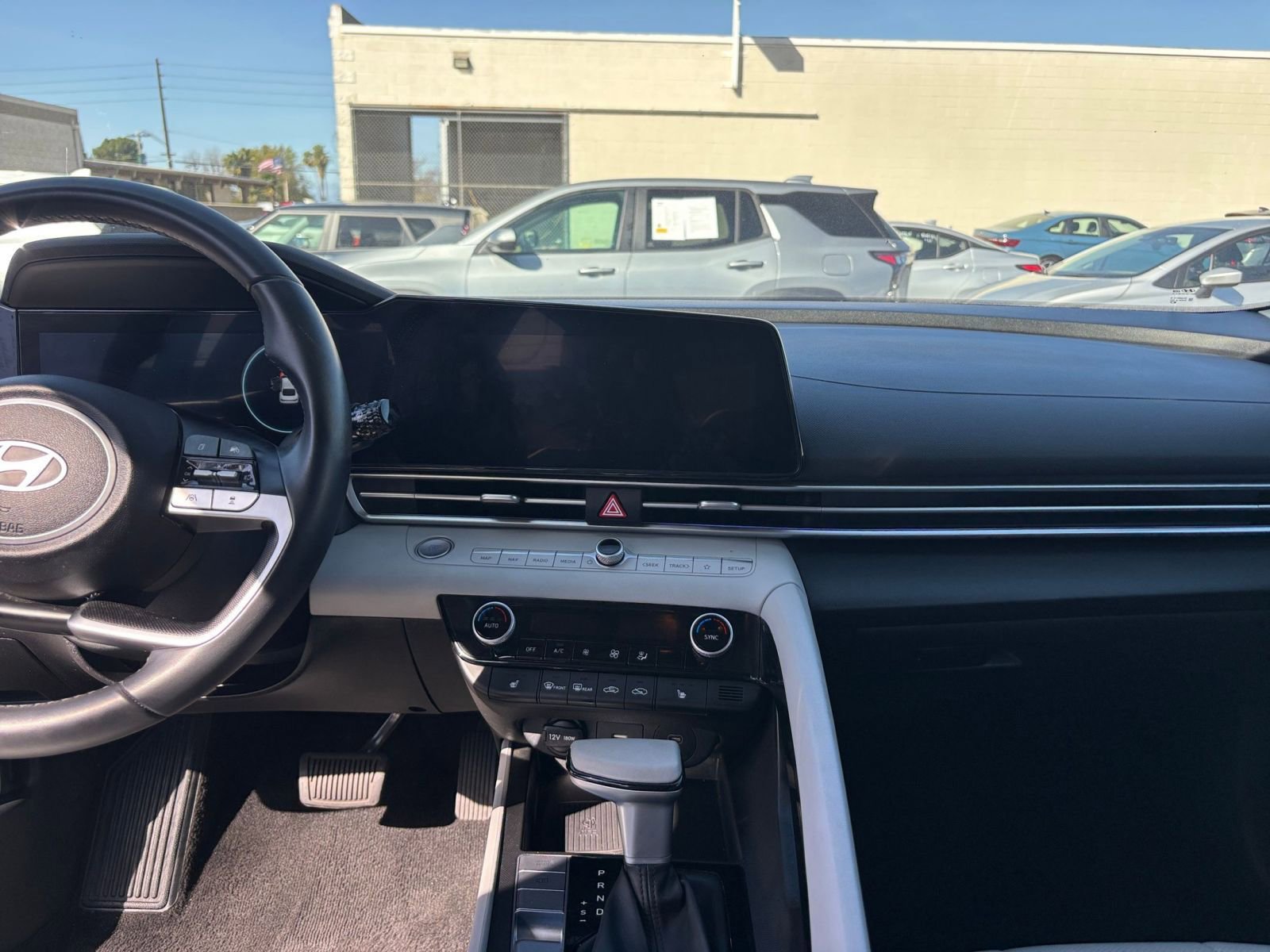 Thumbnail: 2025 Hyundai Elantra - 17