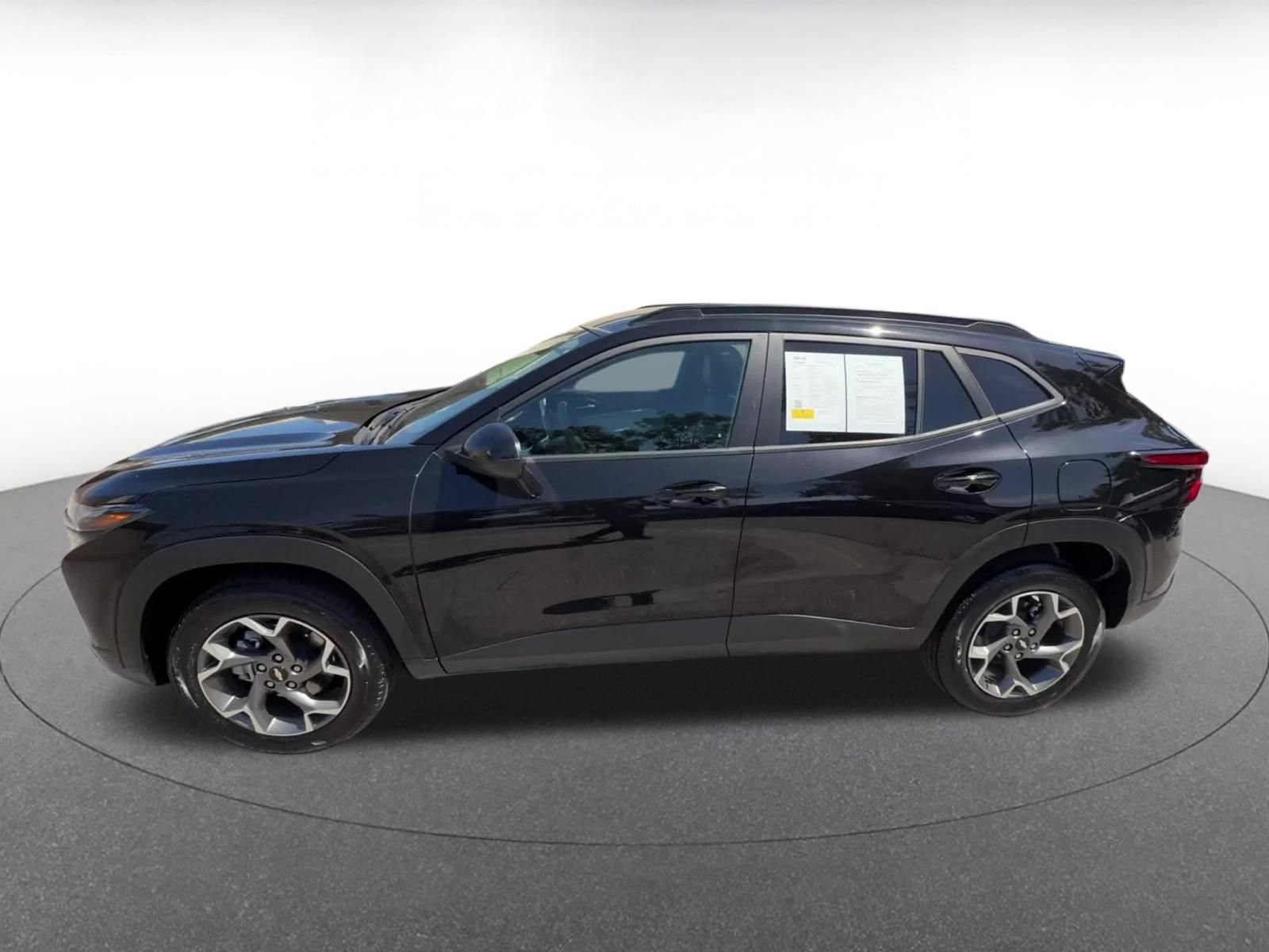 Thumbnail: 2025 Chevrolet Trax - 8