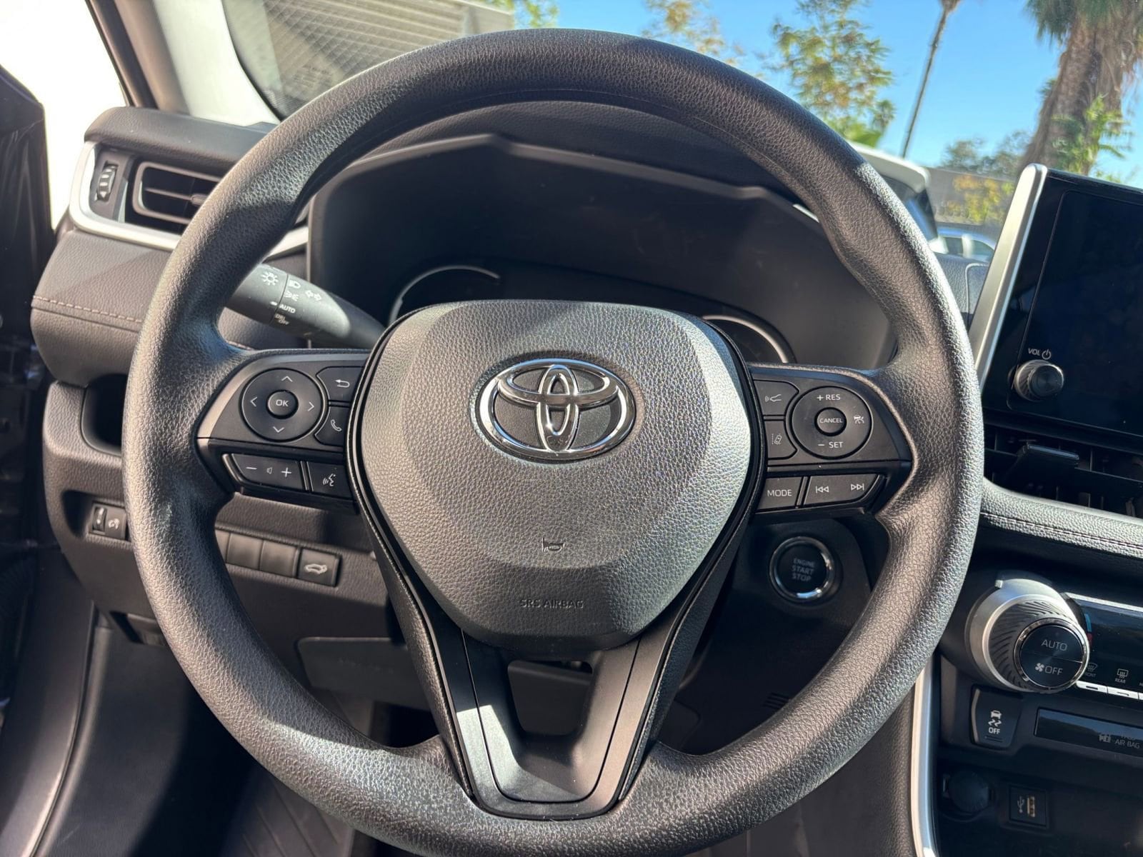 Thumbnail: 2025 Toyota RAV4 - 28