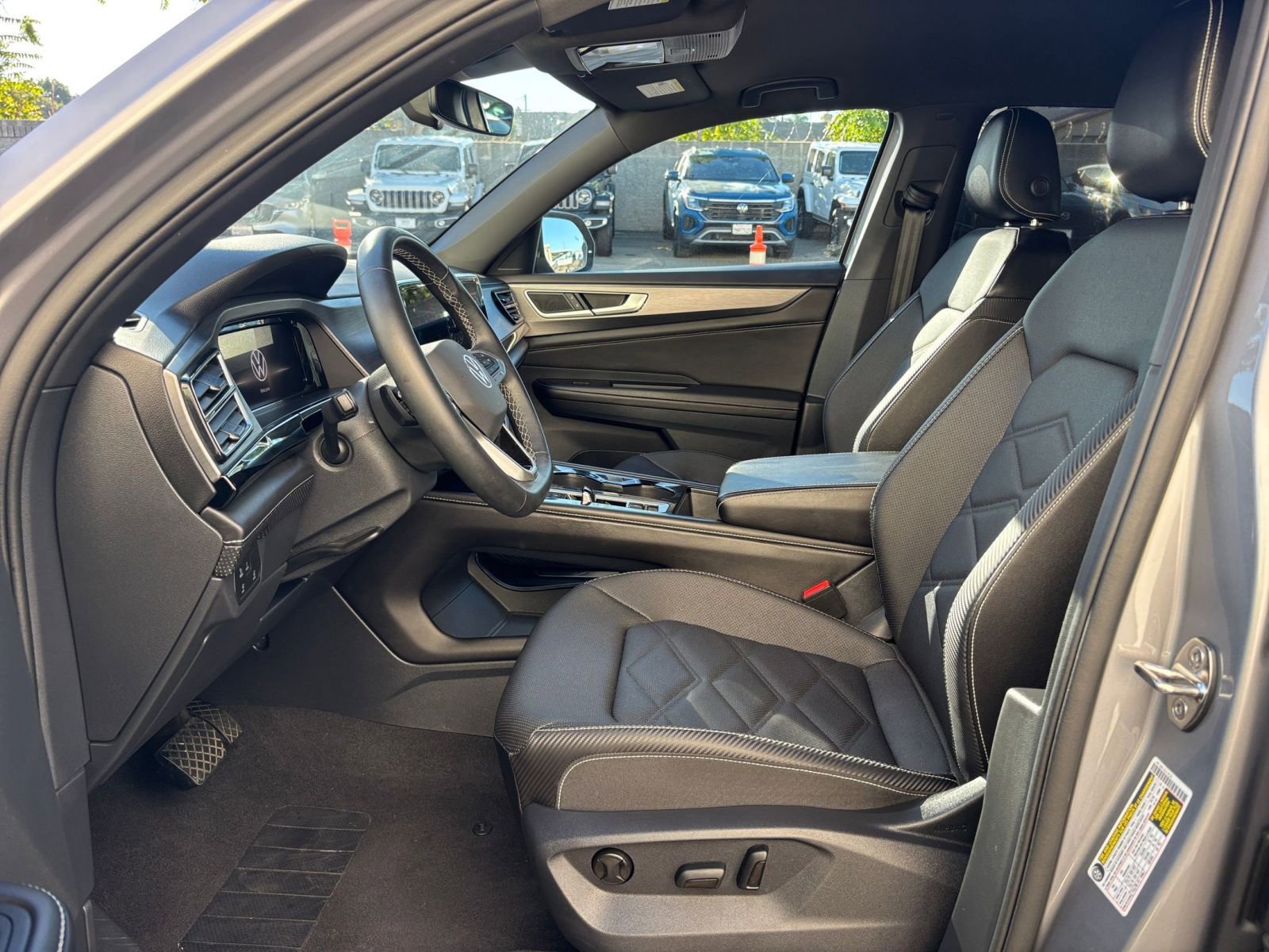 Thumbnail: 2025 Volkswagen Atlas - 27