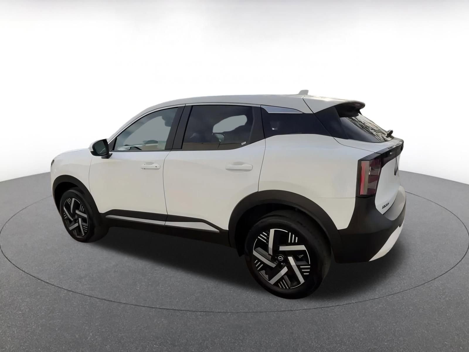 Thumbnail: 2025 Nissan Kicks - 10