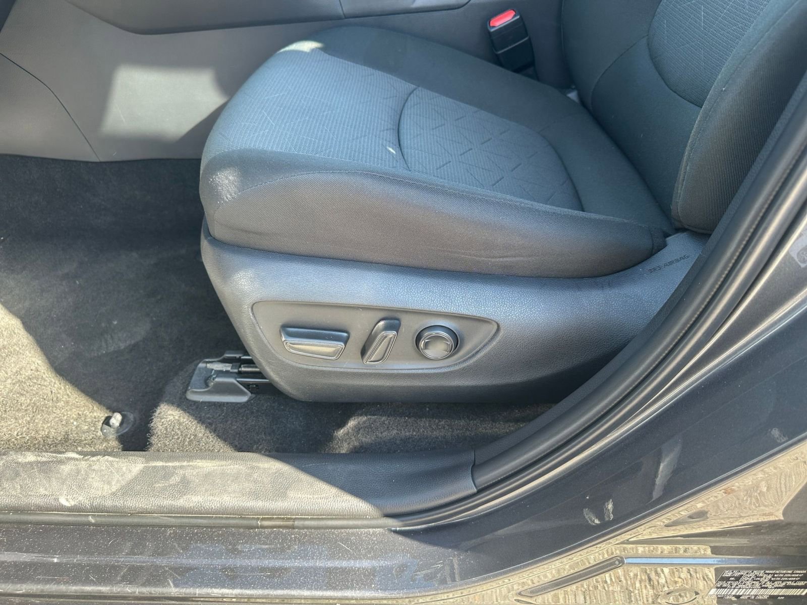 Thumbnail: 2025 Toyota RAV4 - 22