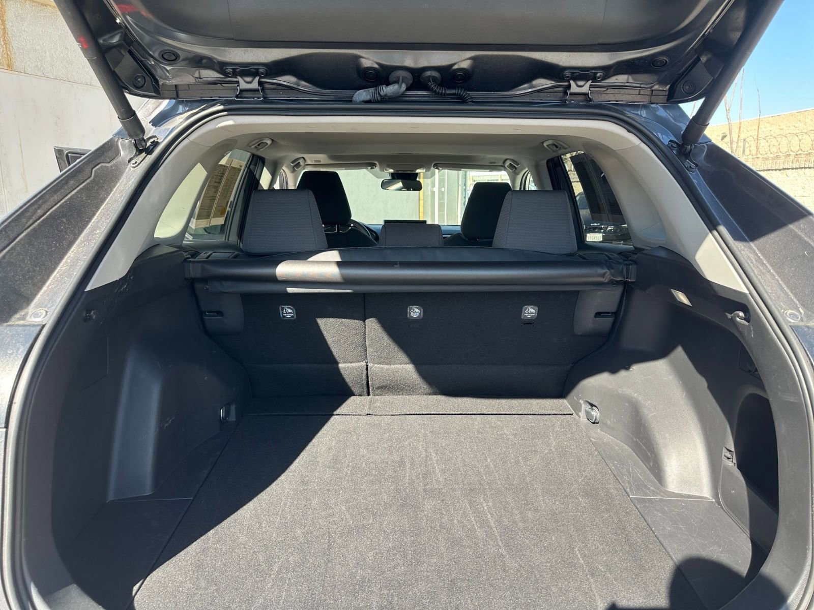 Thumbnail: 2025 Toyota RAV4 - 33