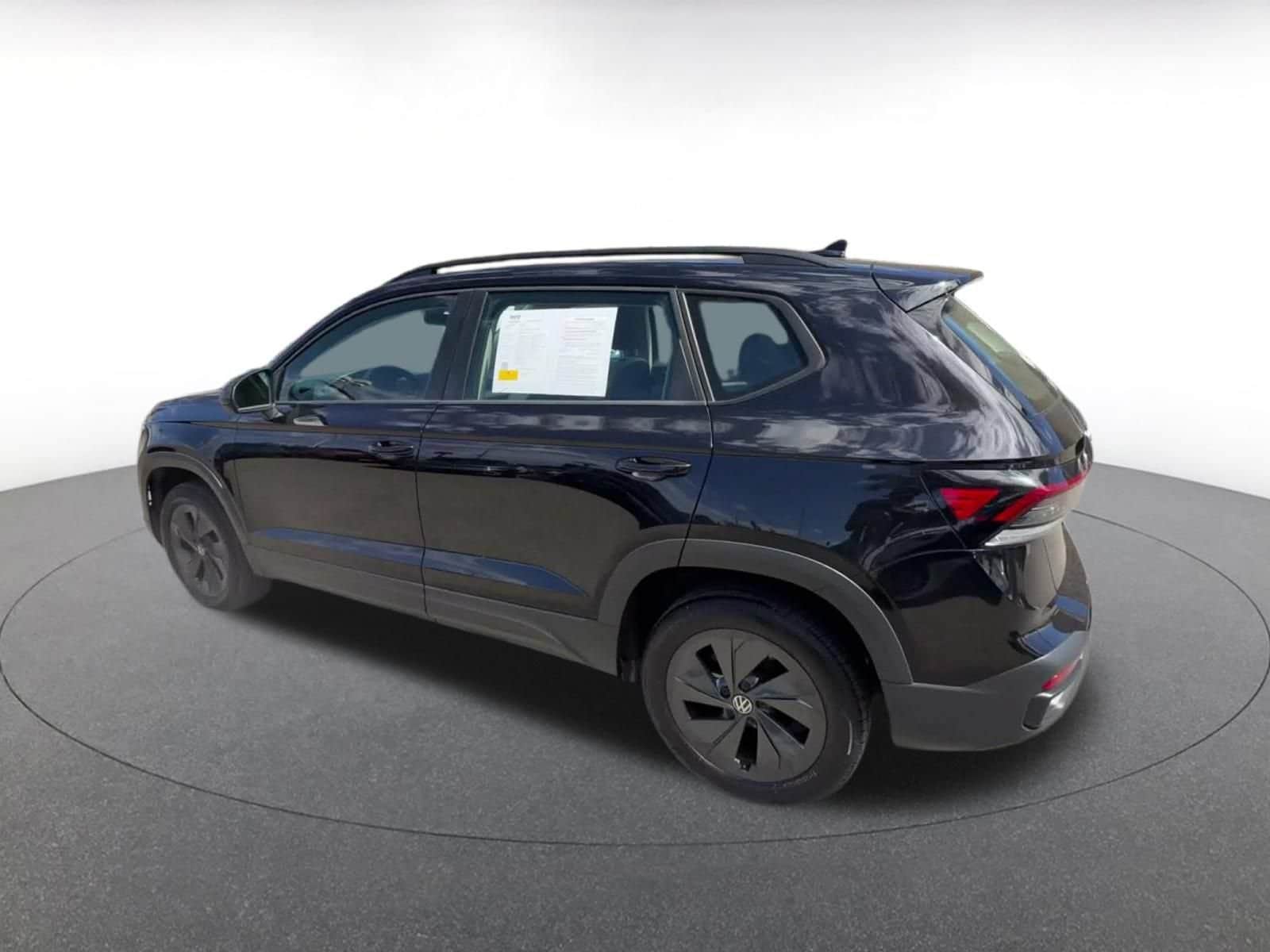 Thumbnail: 2025 Volkswagen Taos - 9