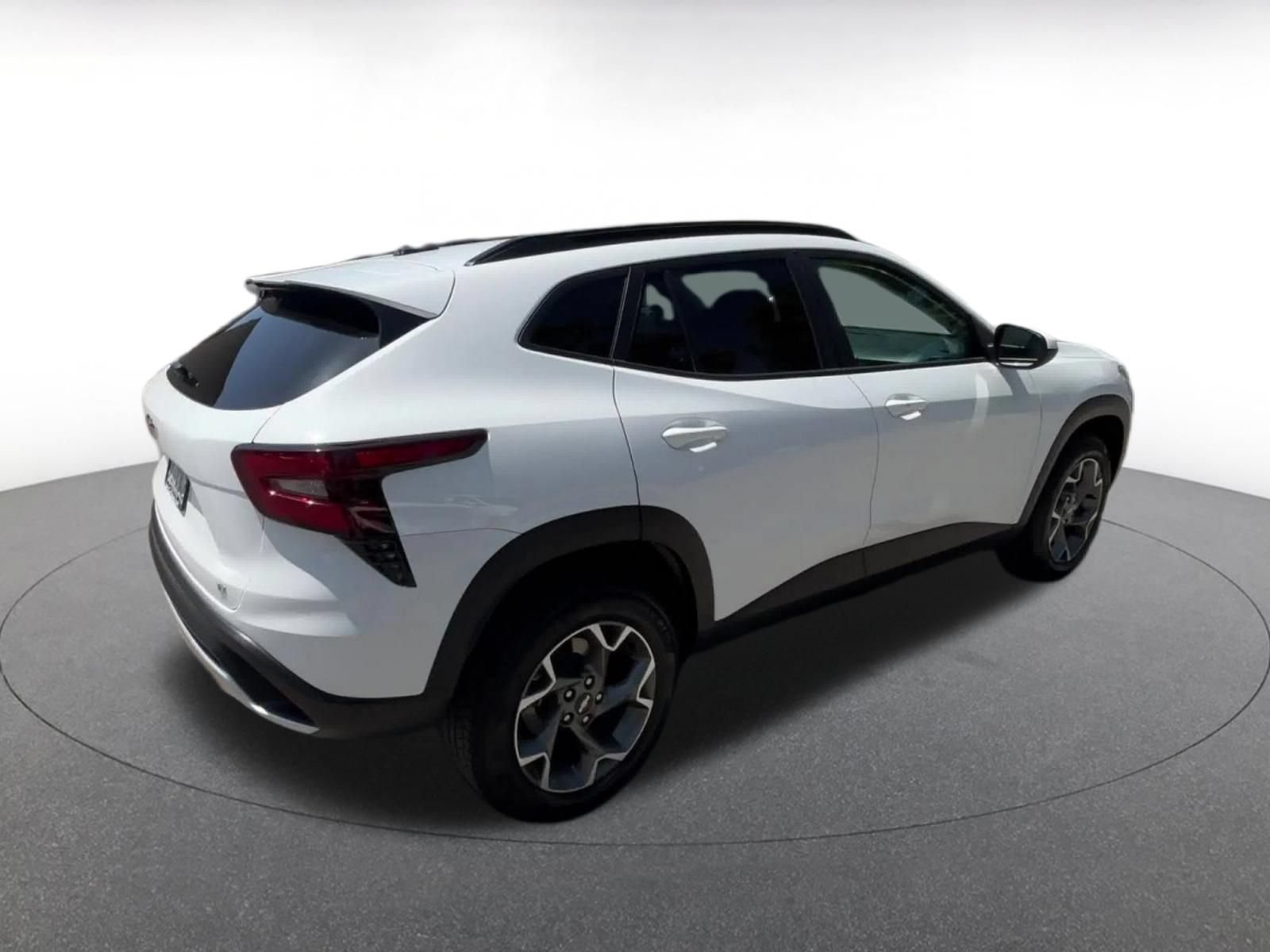 Thumbnail: 2025 Chevrolet Trax - 14