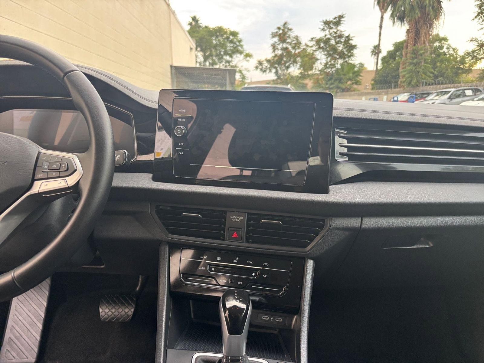 Thumbnail: 2025 Volkswagen Jetta - 18