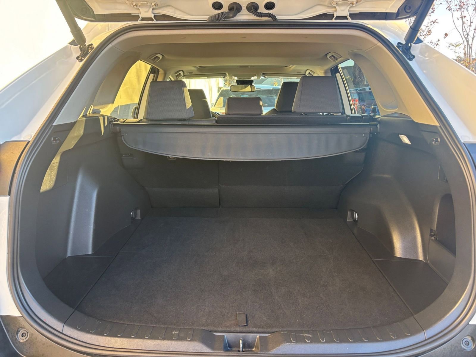 Thumbnail: 2025 Toyota RAV4 - 31