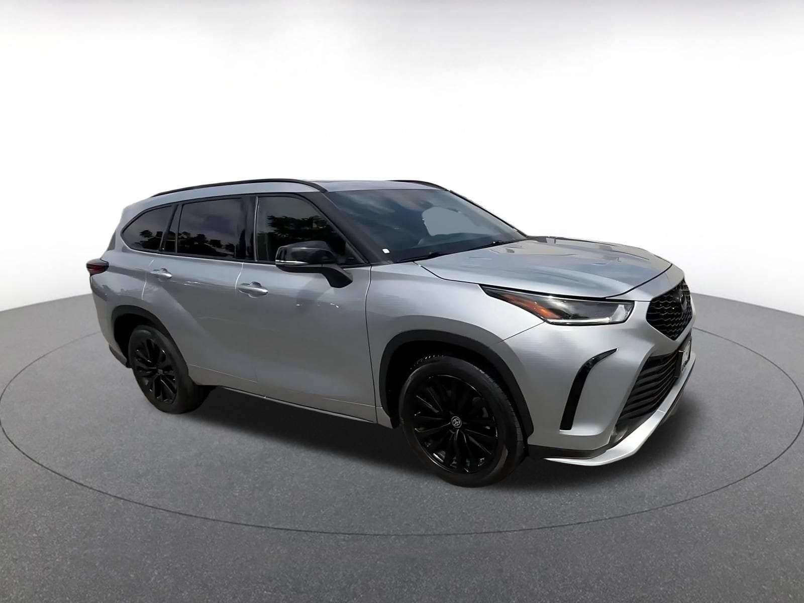 Thumbnail: 2024 Toyota Highlander - 2