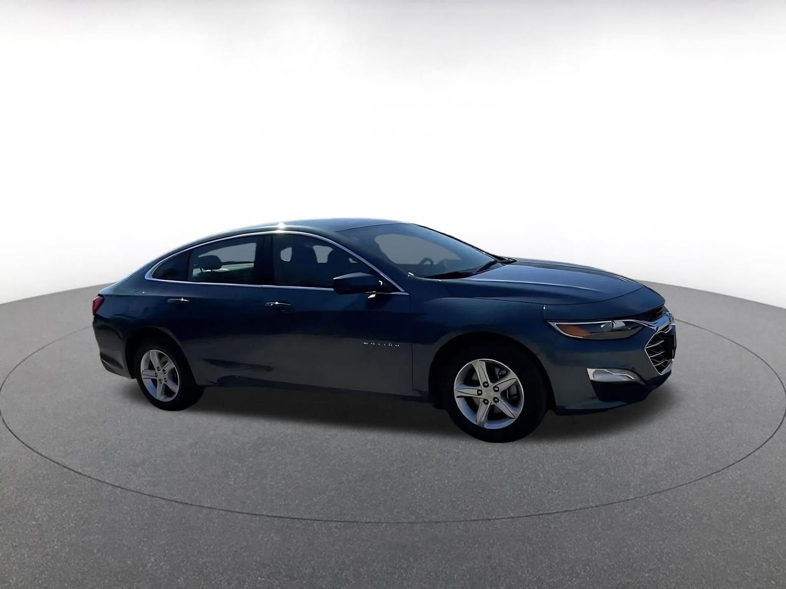 Thumbnail: 2024 Chevrolet Malibu - 2