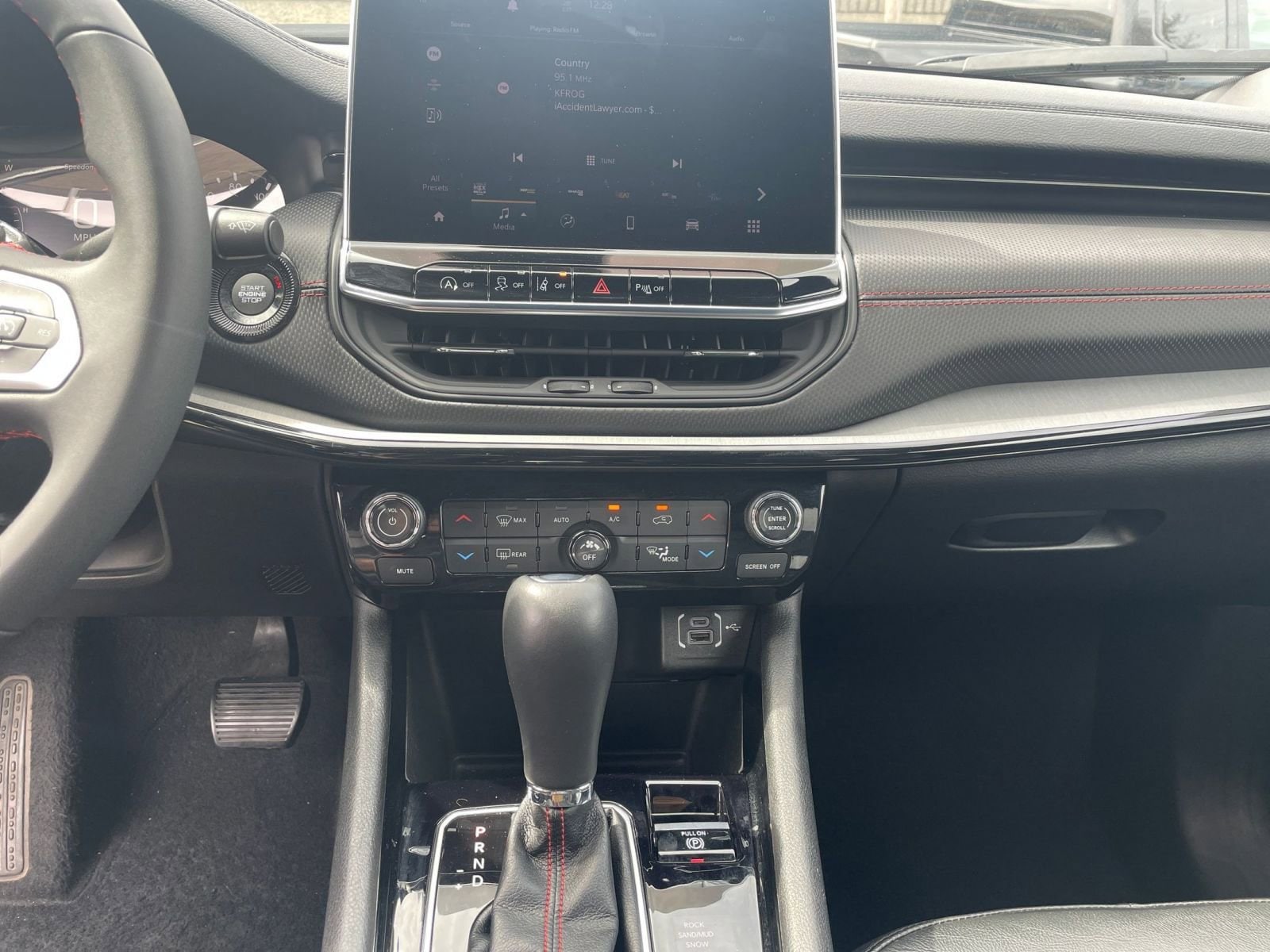 Thumbnail: 2025 Jeep Compass - 17