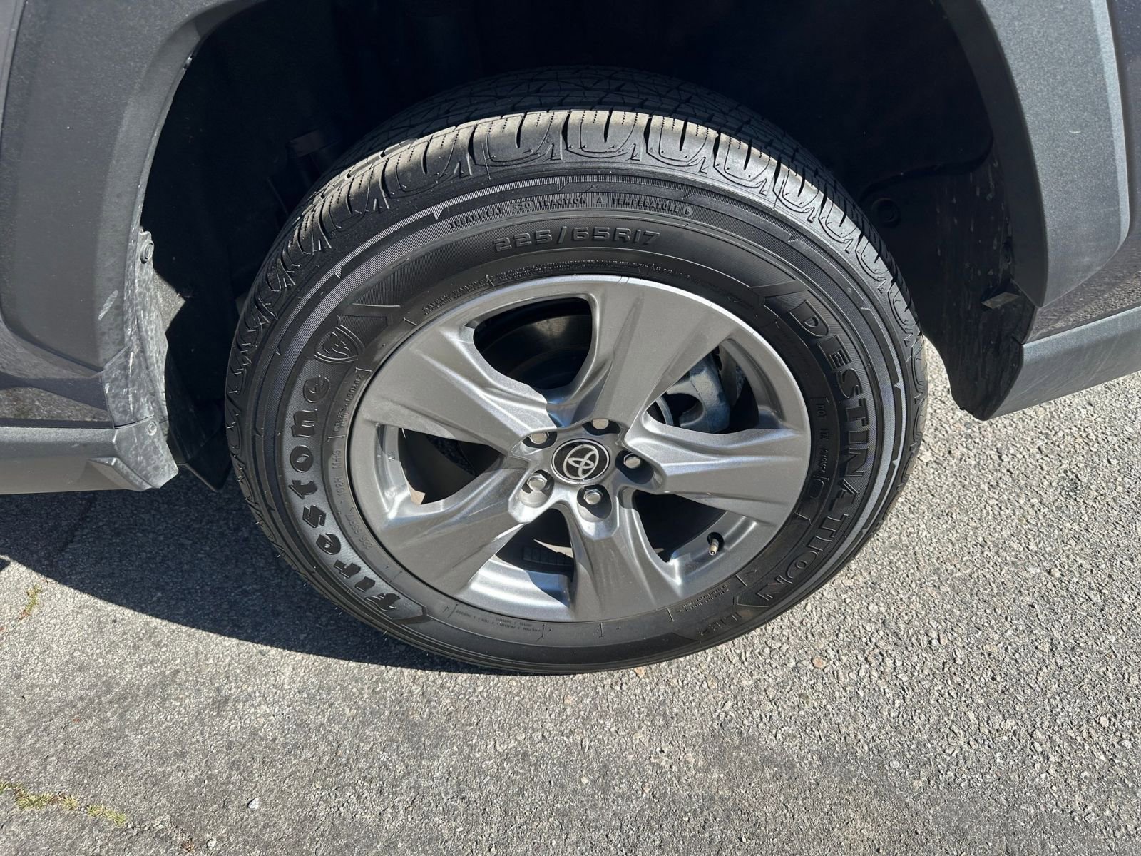 Thumbnail: 2025 Toyota RAV4 - 32