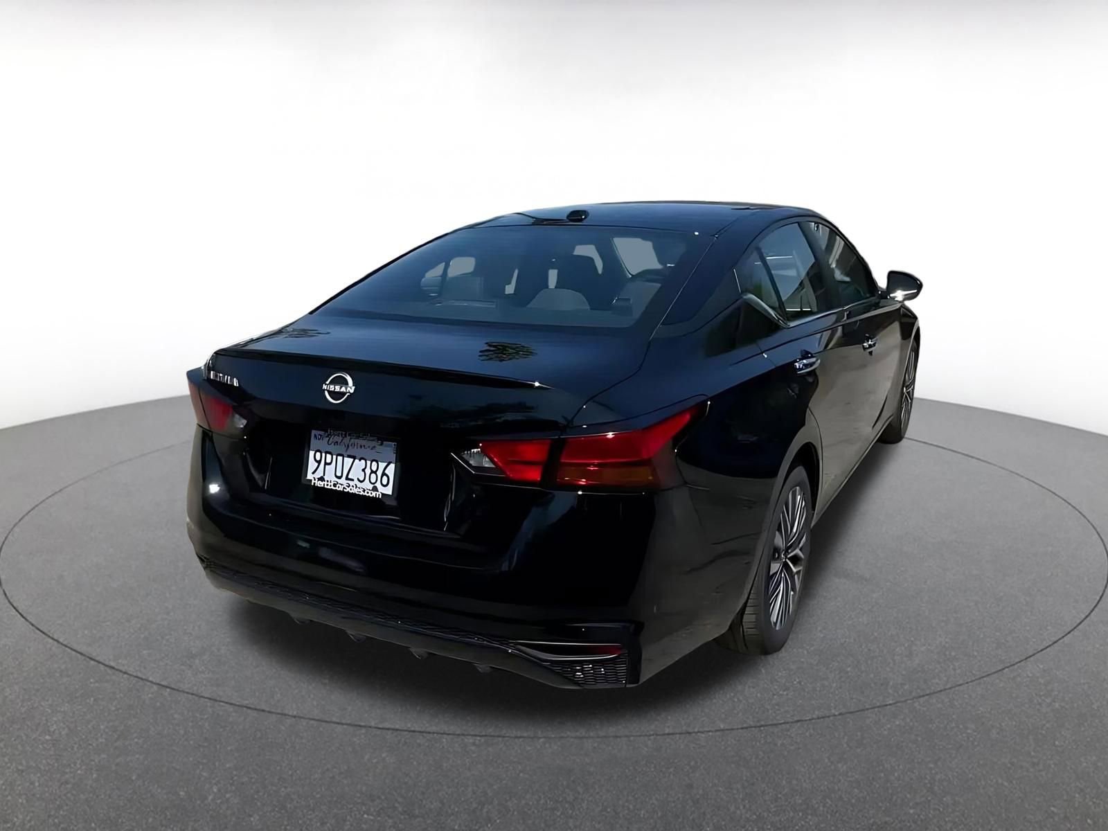 Thumbnail: 2025 Nissan Altima - 14